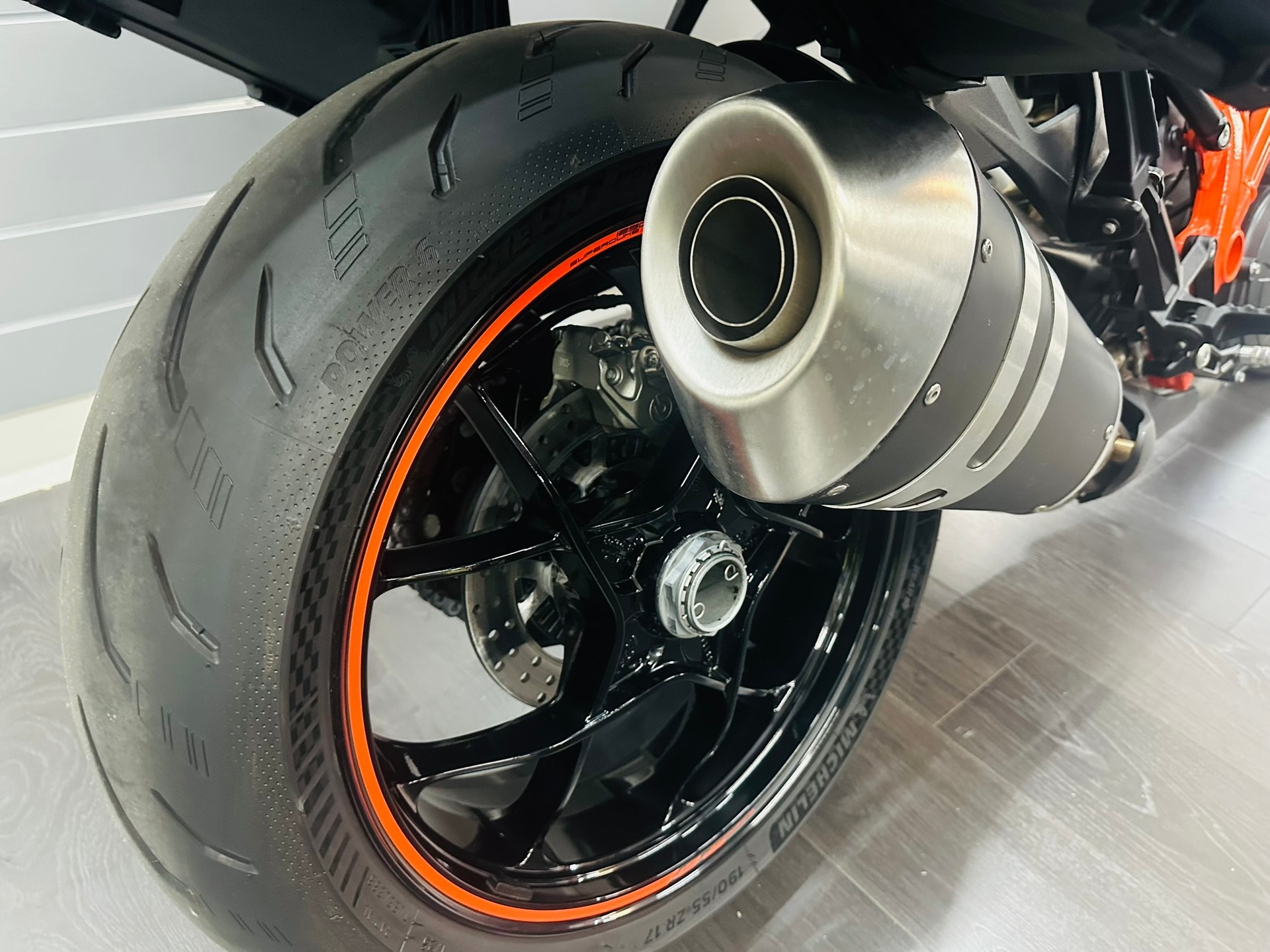 KTM 1290 Super Duke GT-image-4