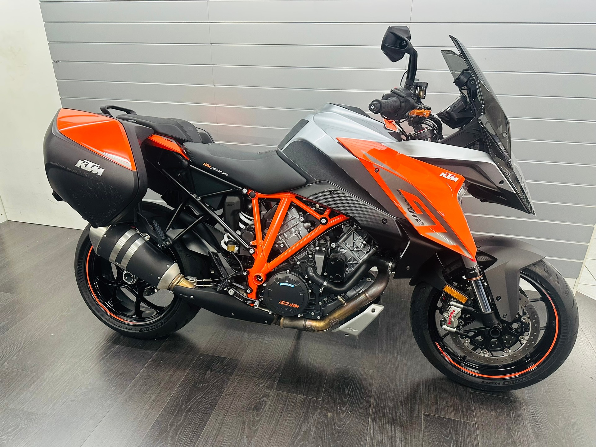KTM 1290 Super Duke GT-image-1