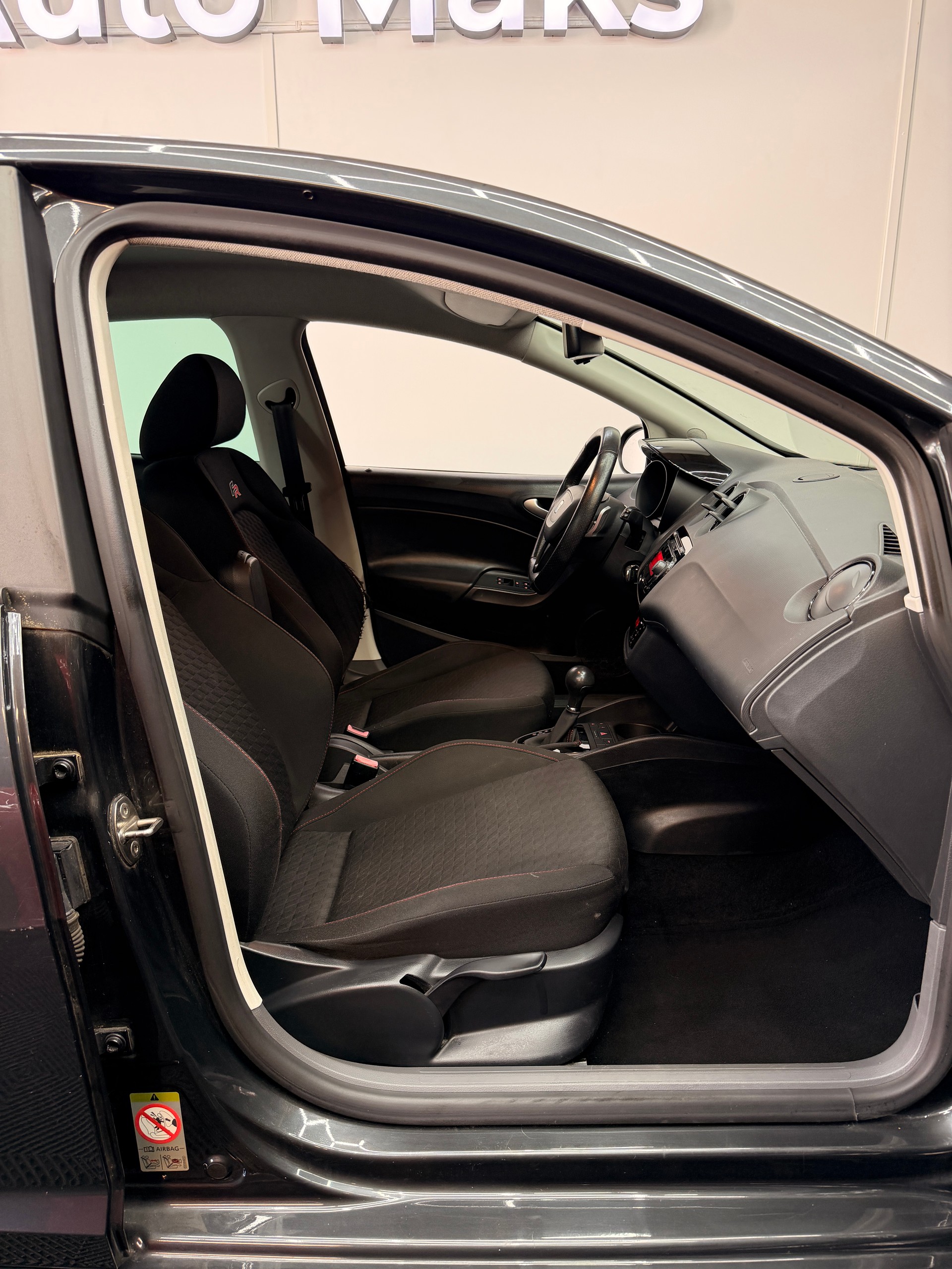 SEAT Ibiza SC 1.4 TSI FR DSG-image-5