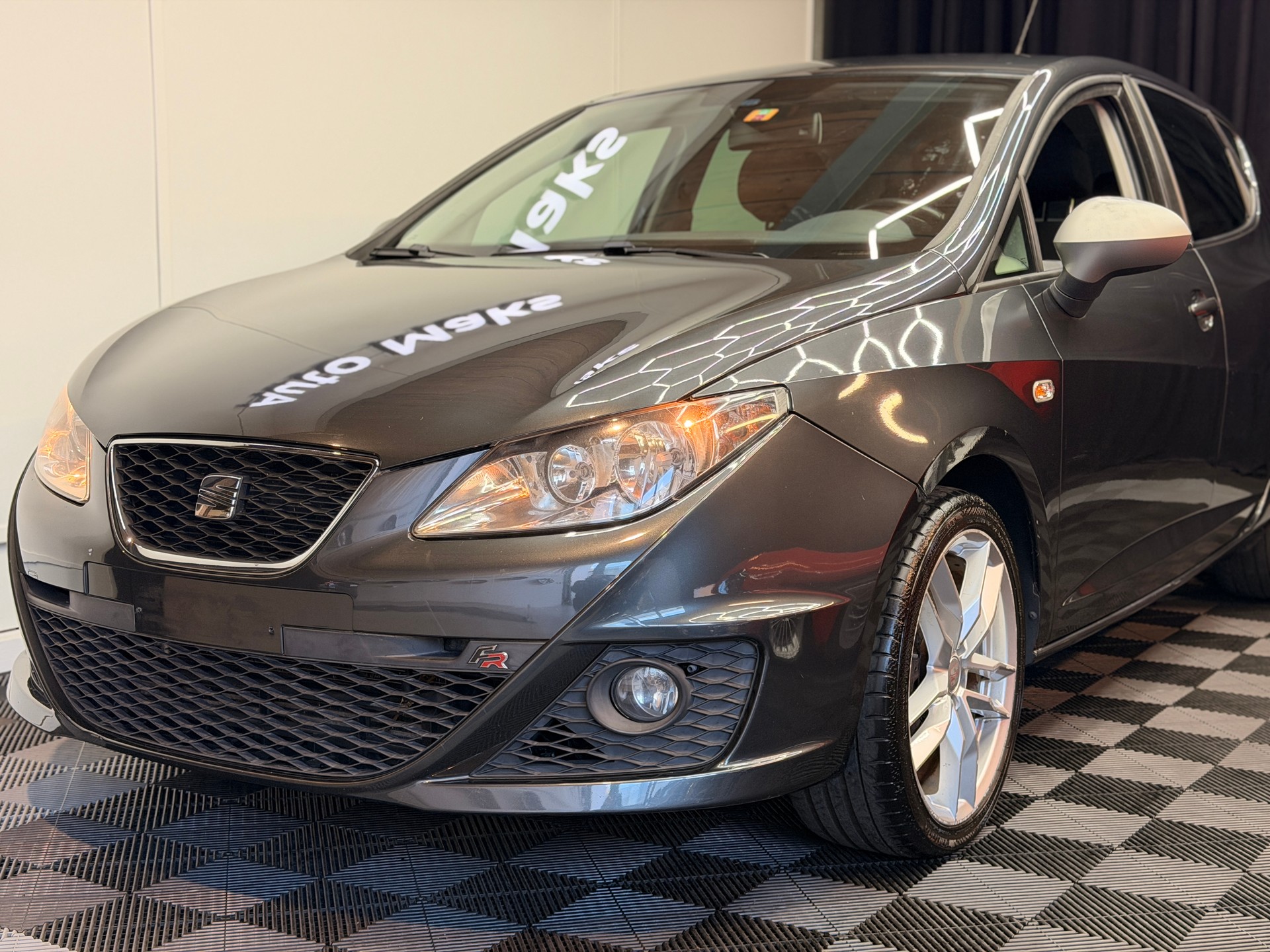 SEAT Ibiza SC 1.4 TSI FR DSG-showroom-element-1