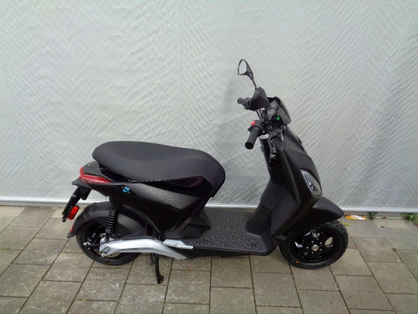 PIAGGIO P1-image-0