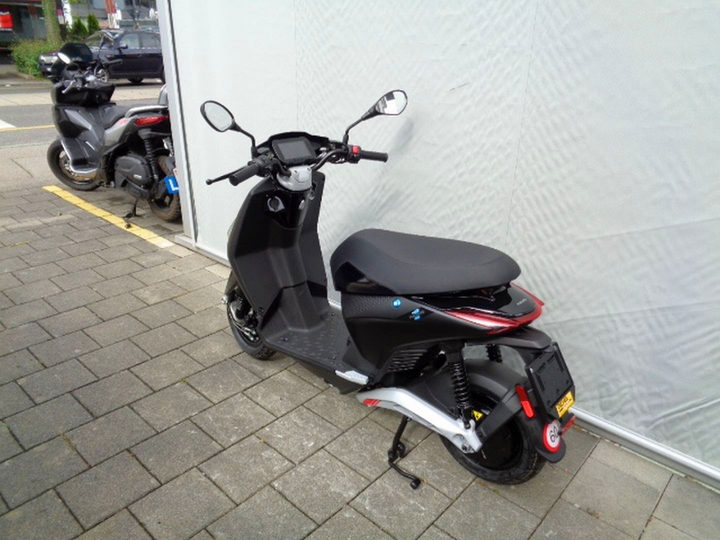 PIAGGIO P1-image-8