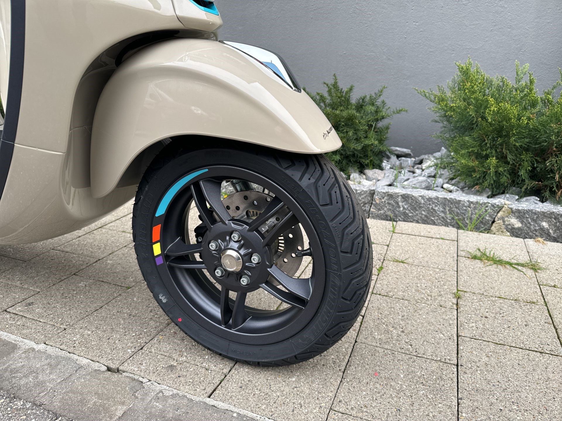 PIAGGIO Vespa Primavera 125 Sport ABS E5+-image-10