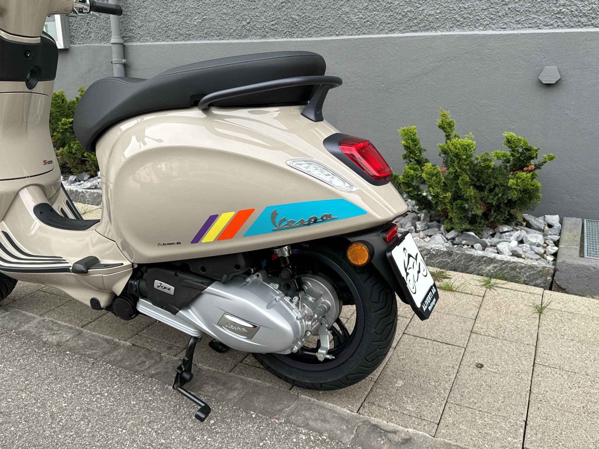 PIAGGIO Vespa Primavera 125 Sport ABS E5+-image-2