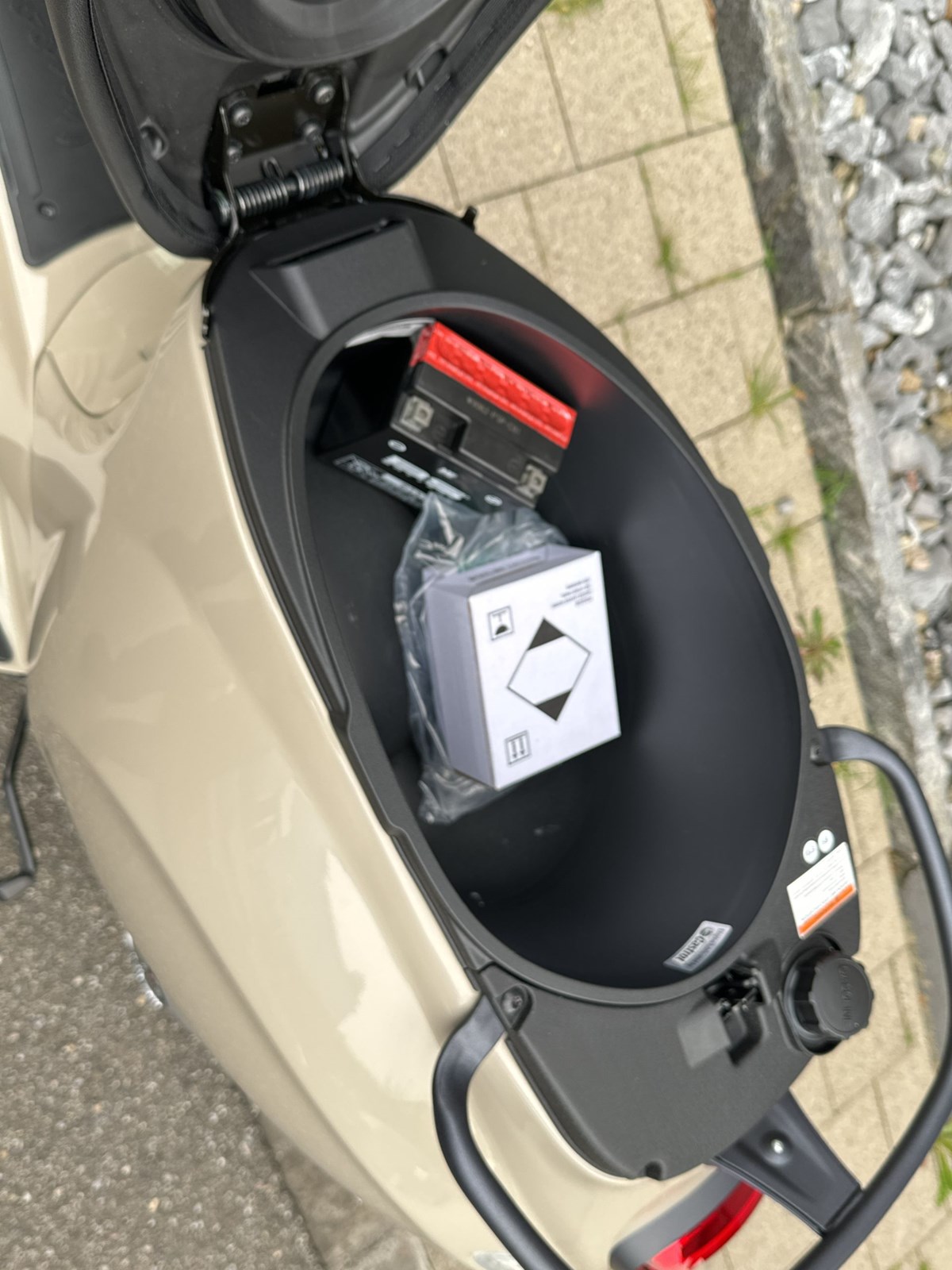 PIAGGIO Vespa Primavera 125 Sport ABS E5+-image-6