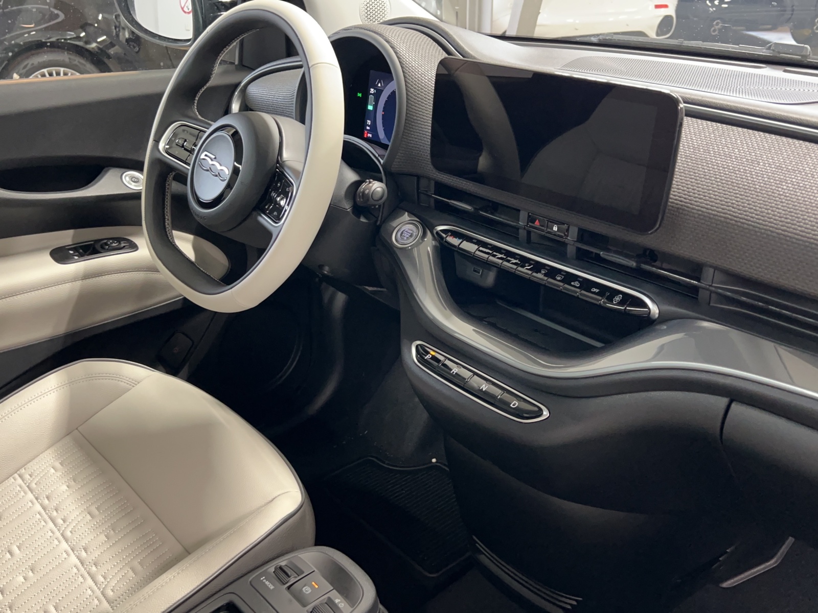 FIAT 500C e 87 kW La Prima Top-image-23