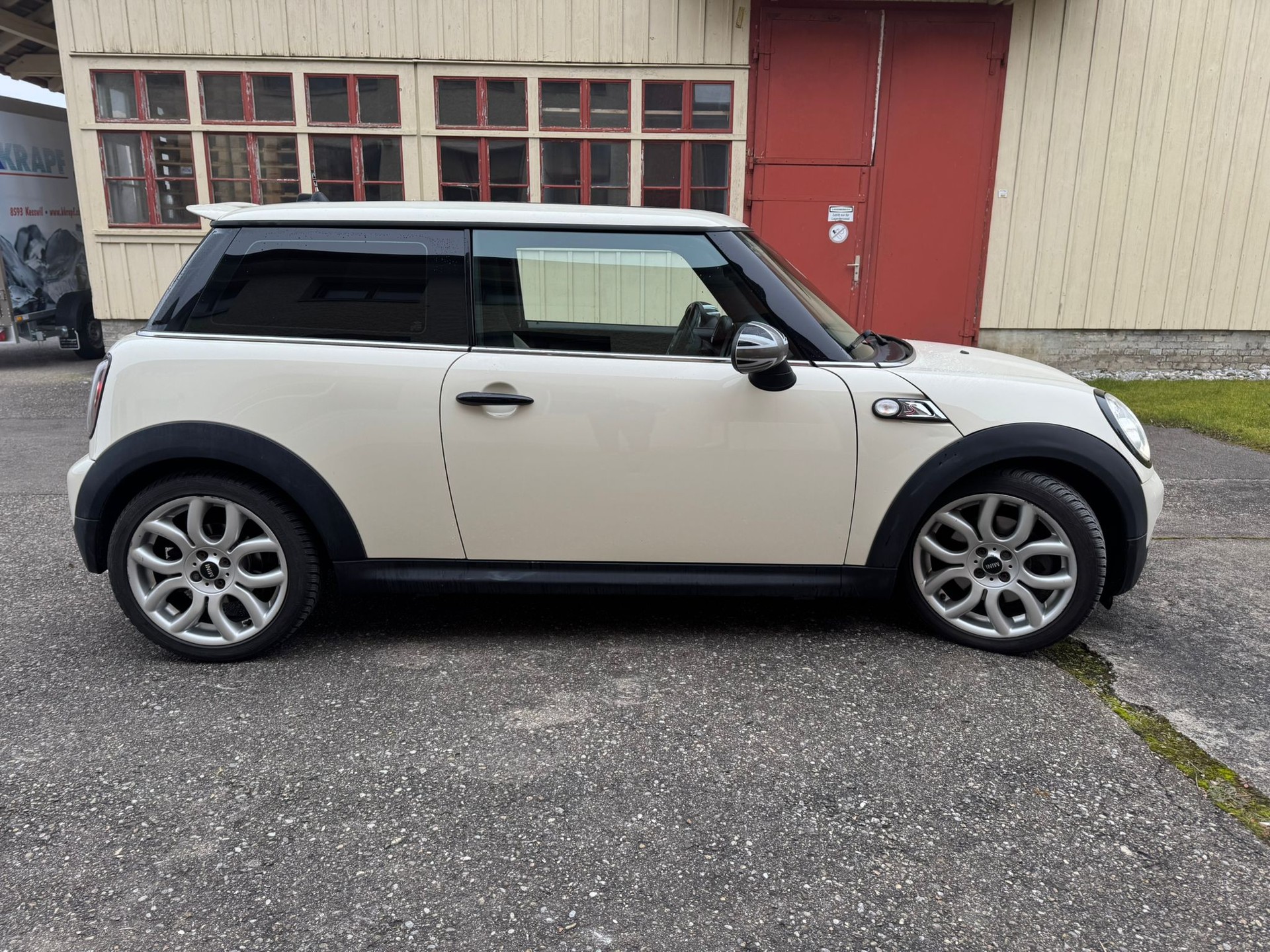 MINI Mini Cooper S-image-3