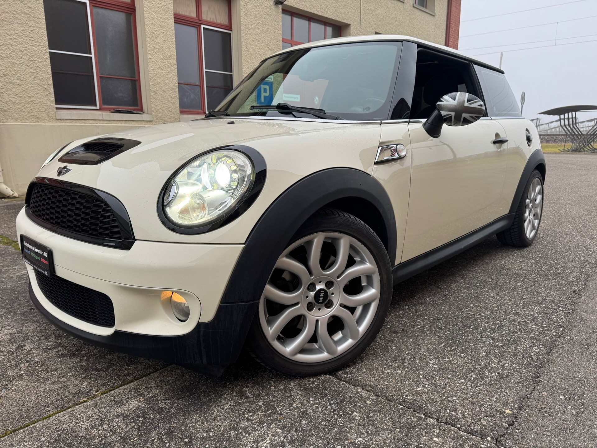 MINI Mini Cooper S-image-1