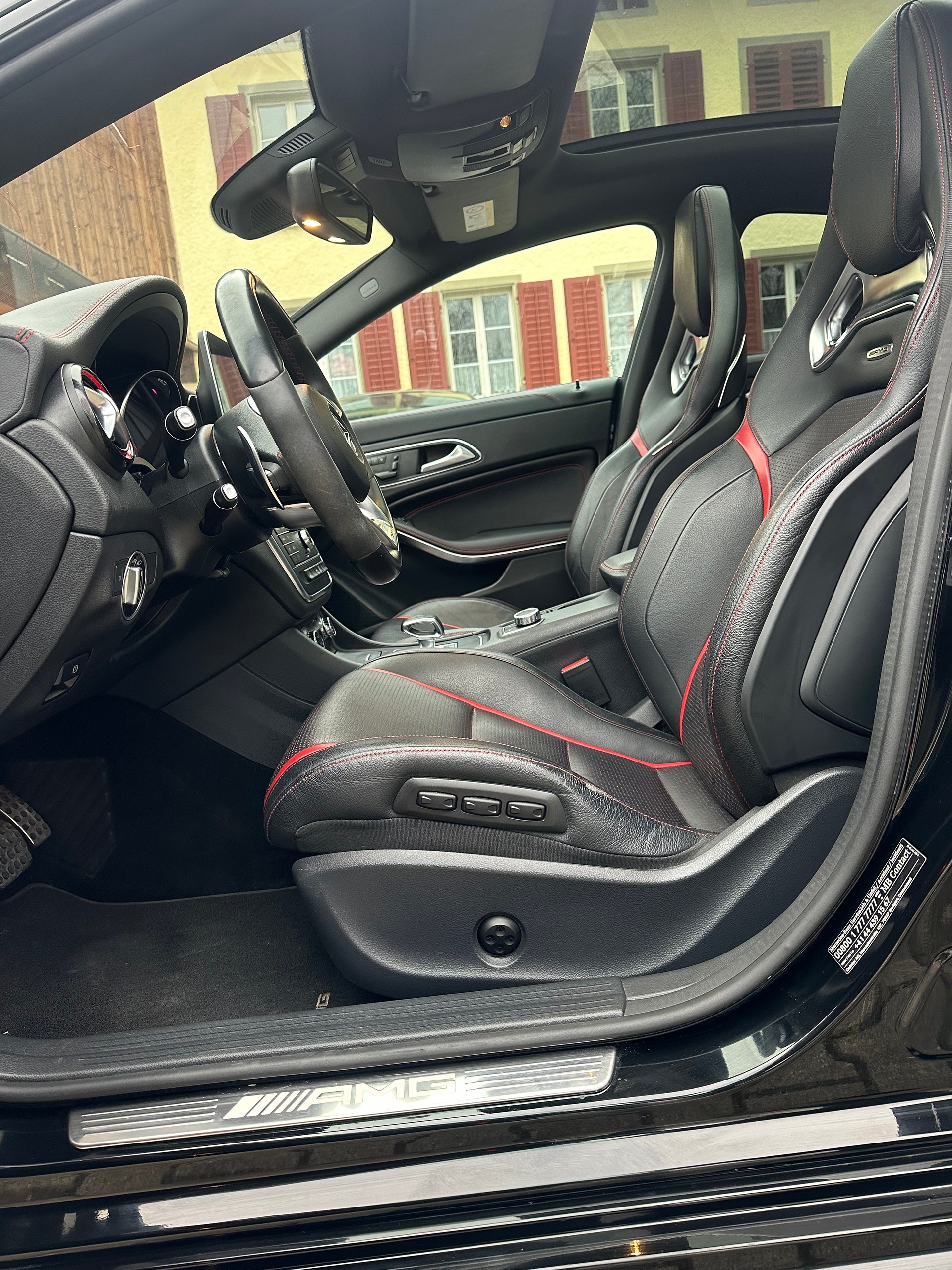 MERCEDES-BENZ CLA 45 AMG 4Matic Speedshift-image-5