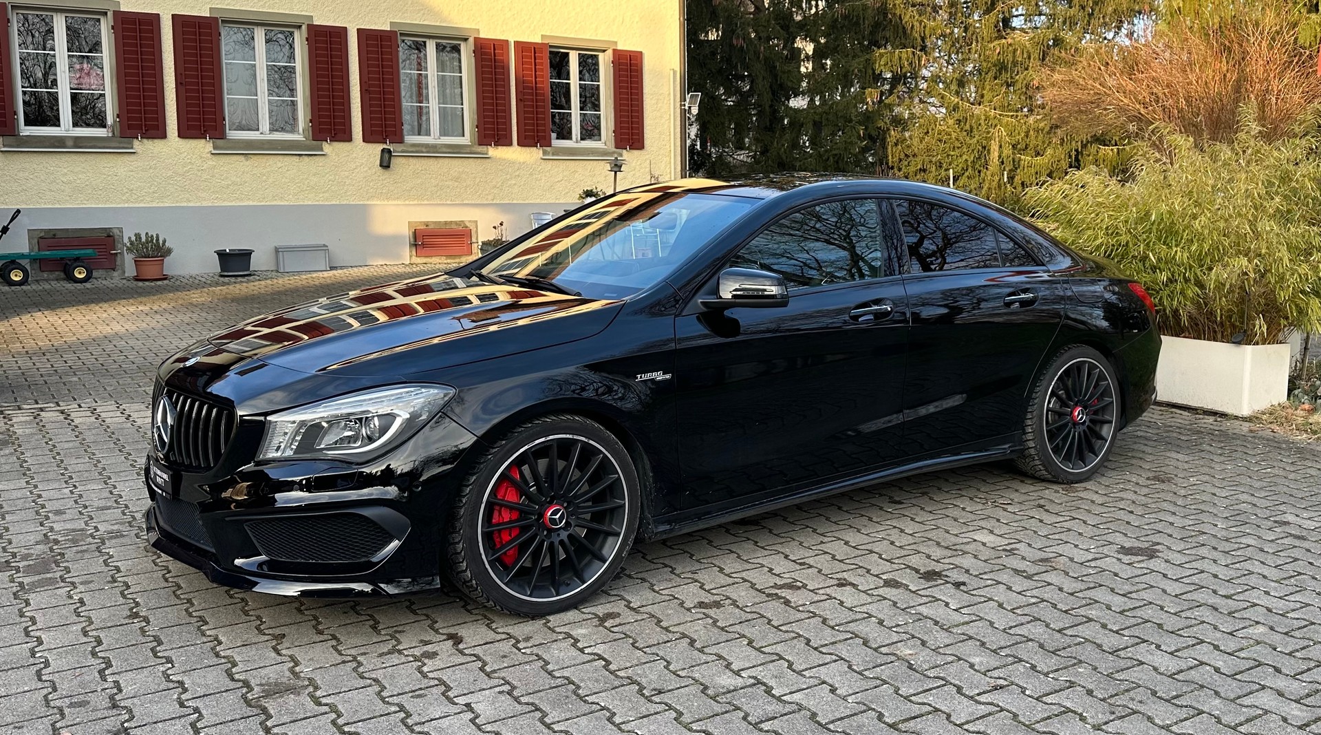 MERCEDES-BENZ CLA 45 AMG 4Matic Speedshift-image-2