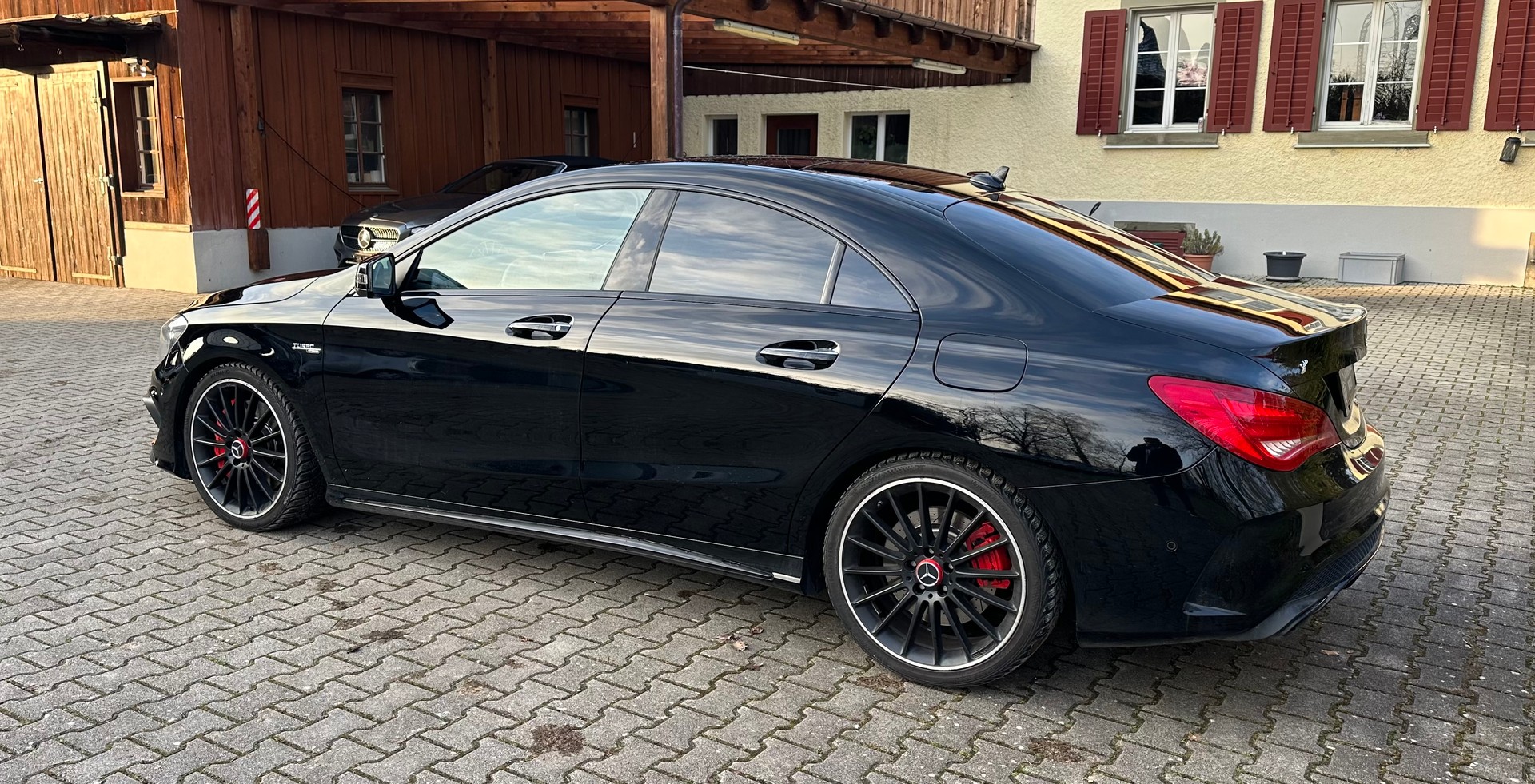 MERCEDES-BENZ CLA 45 AMG 4Matic Speedshift-image-3