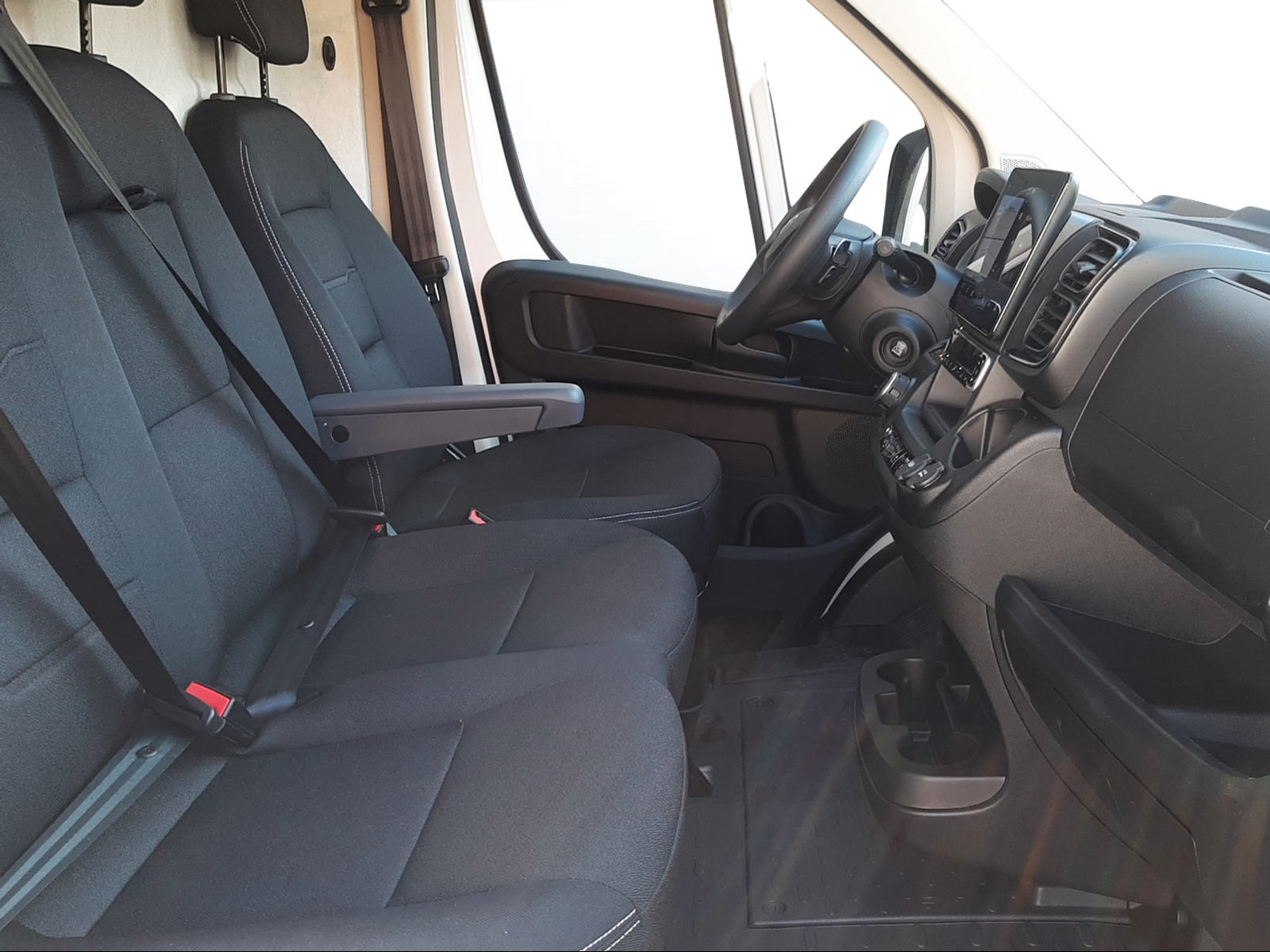 TOYOTA PROACE MAX Van 3.5 L3H2 110 kWh Active Heavy-image-13