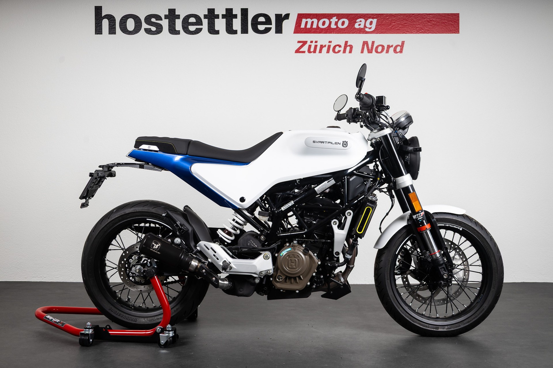 HUSQVARNA 125 Svartpilen Step Two / Color Edition-image-1