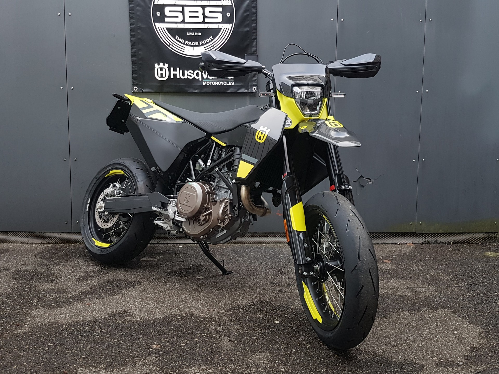 HUSQVARNA 701 Supermoto-image-2