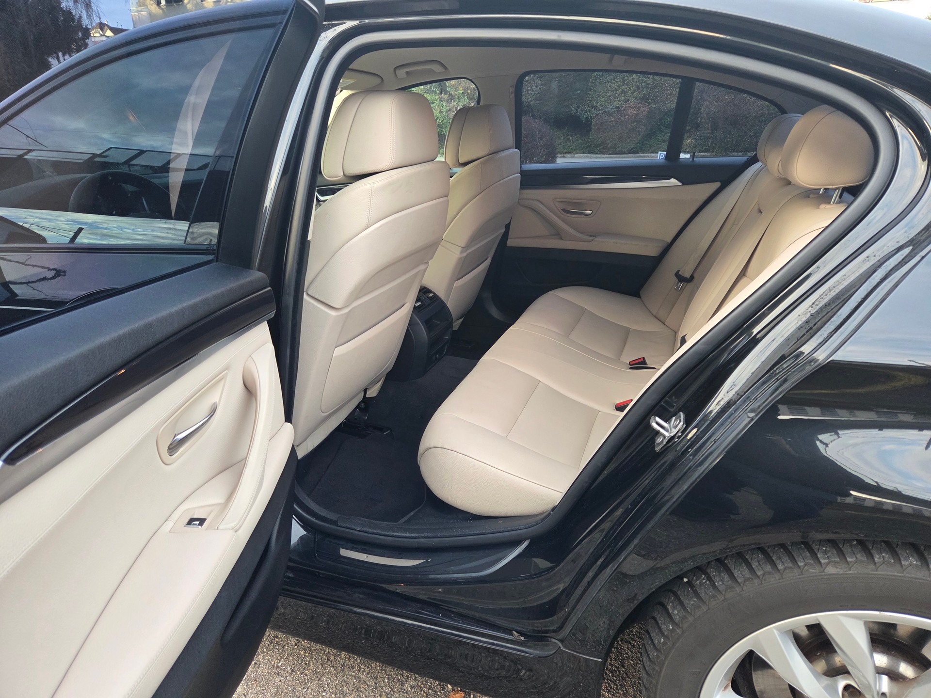 BMW 525d xDrive Steptronic-image-10