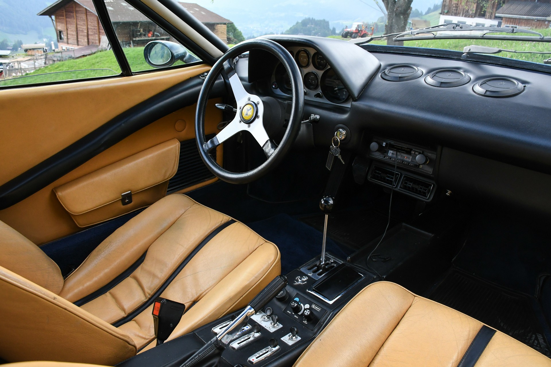 FERRARI GTS-image-14