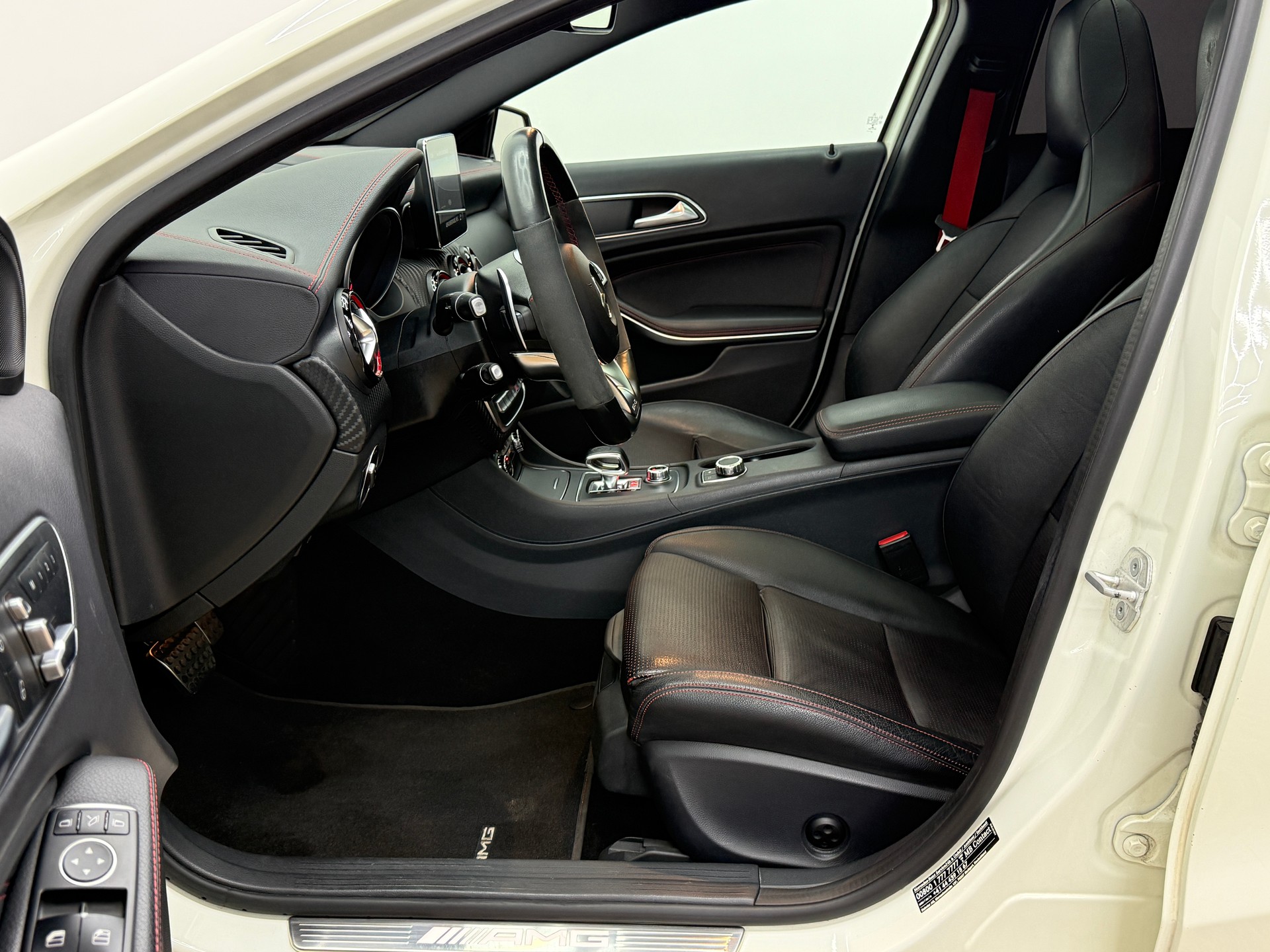 MERCEDES-BENZ A 45 AMG 4Matic Speedshift 7G-DCT-image-18