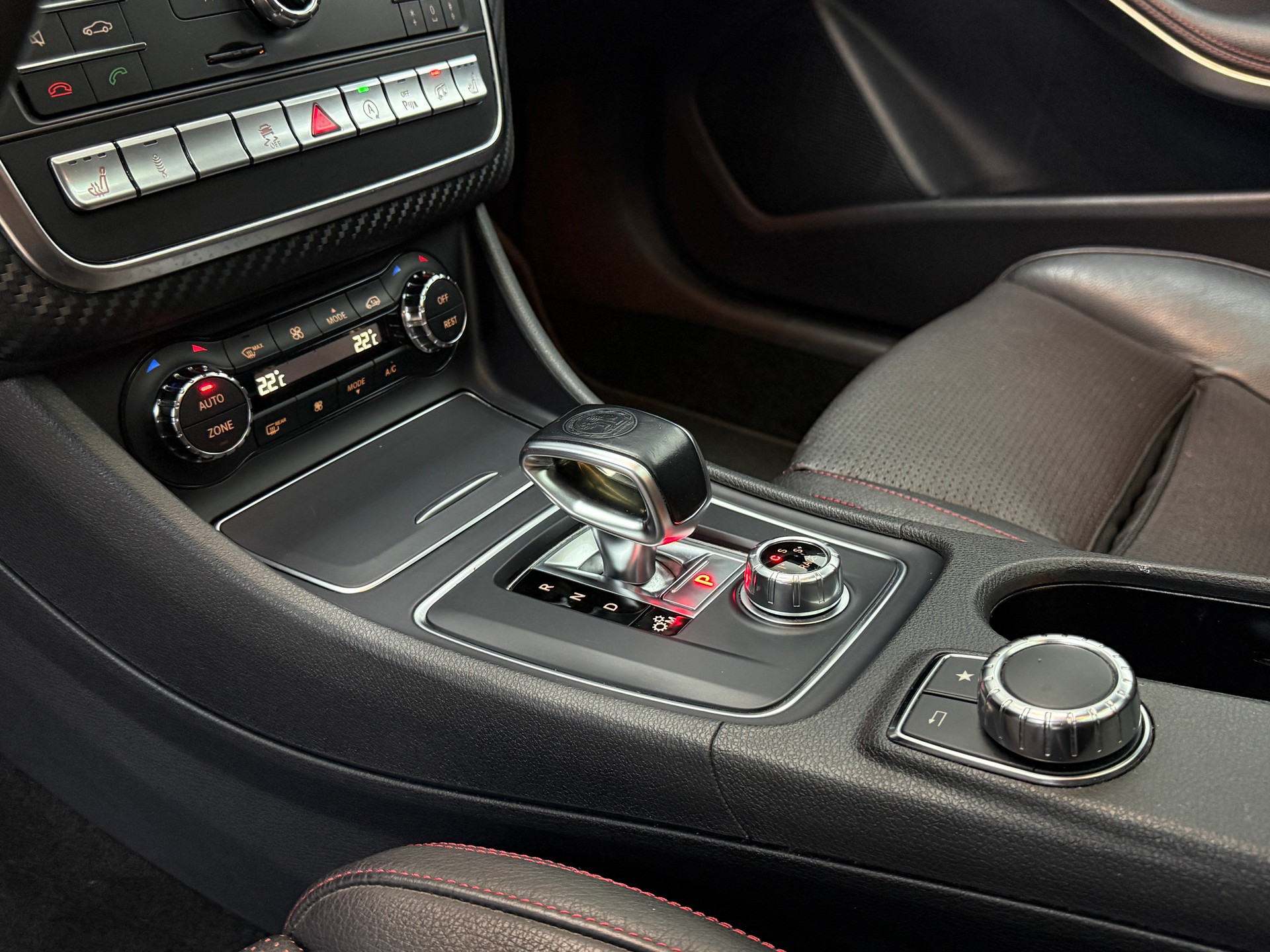 MERCEDES-BENZ A 45 AMG 4Matic Speedshift 7G-DCT-image-28