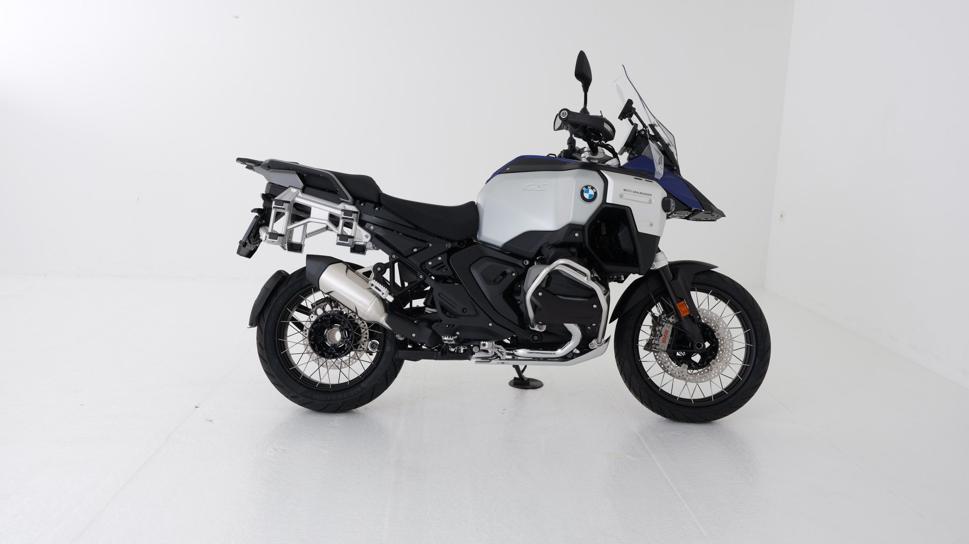 BMW R 1300 GS Adventure-image-2