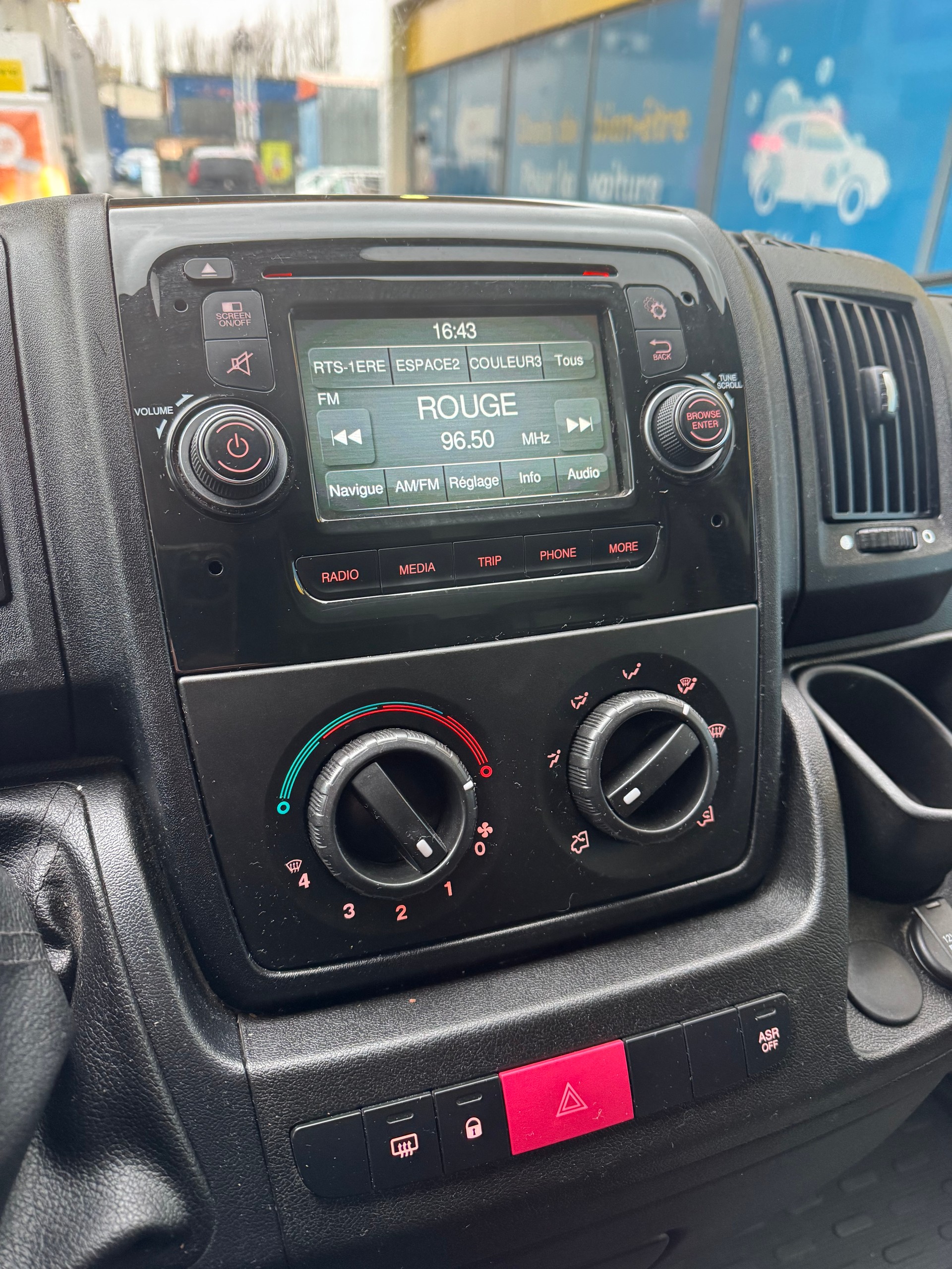 PEUGEOT Boxer 2.0 HDI 435 Active L4H3-image-11