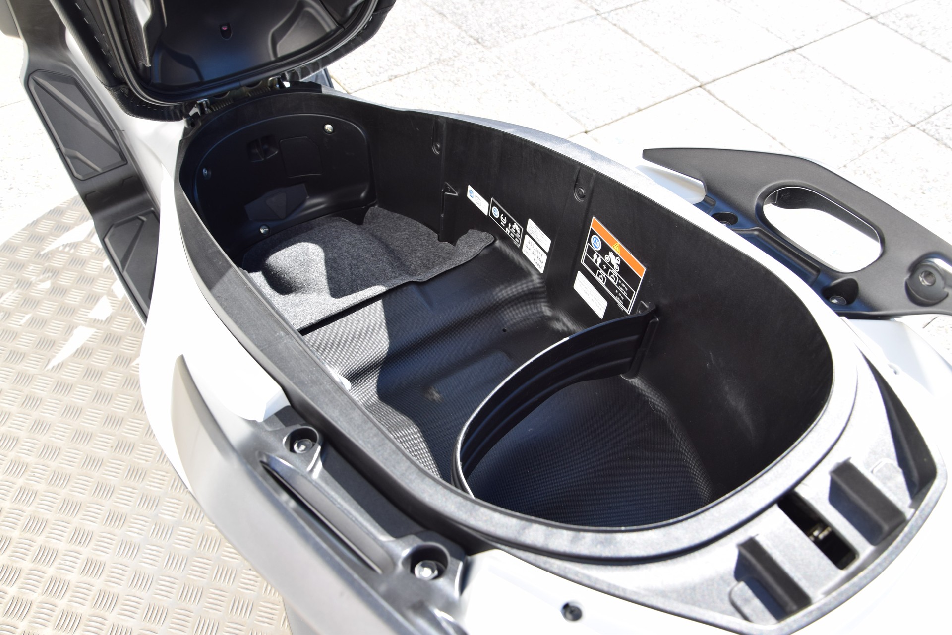 HONDA NSS 300 Forza ABS-image-10