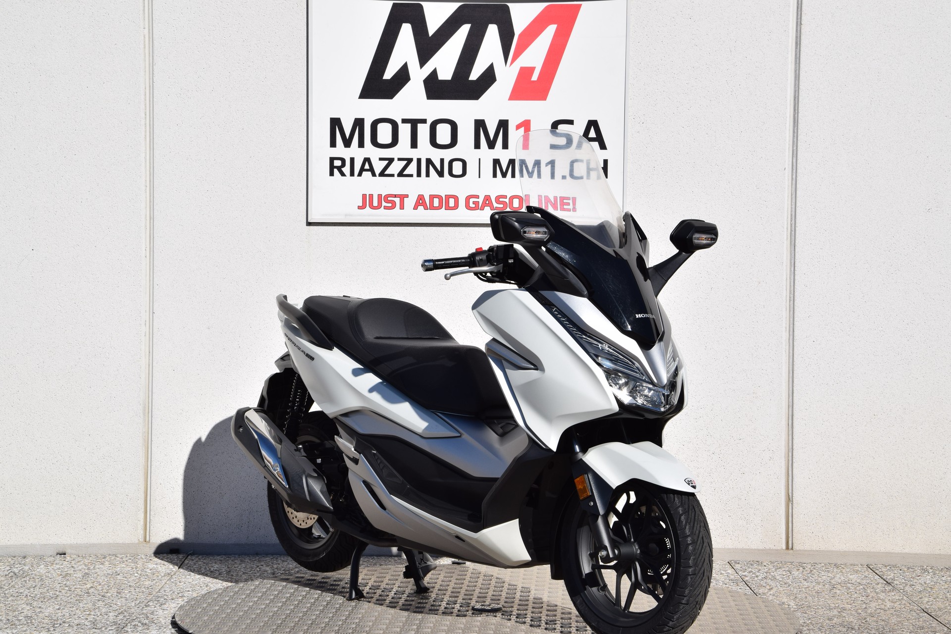 HONDA NSS 300 Forza ABS-image-1