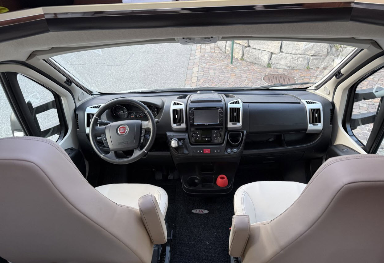 LMC Cruiser T 741 Premium-image-5