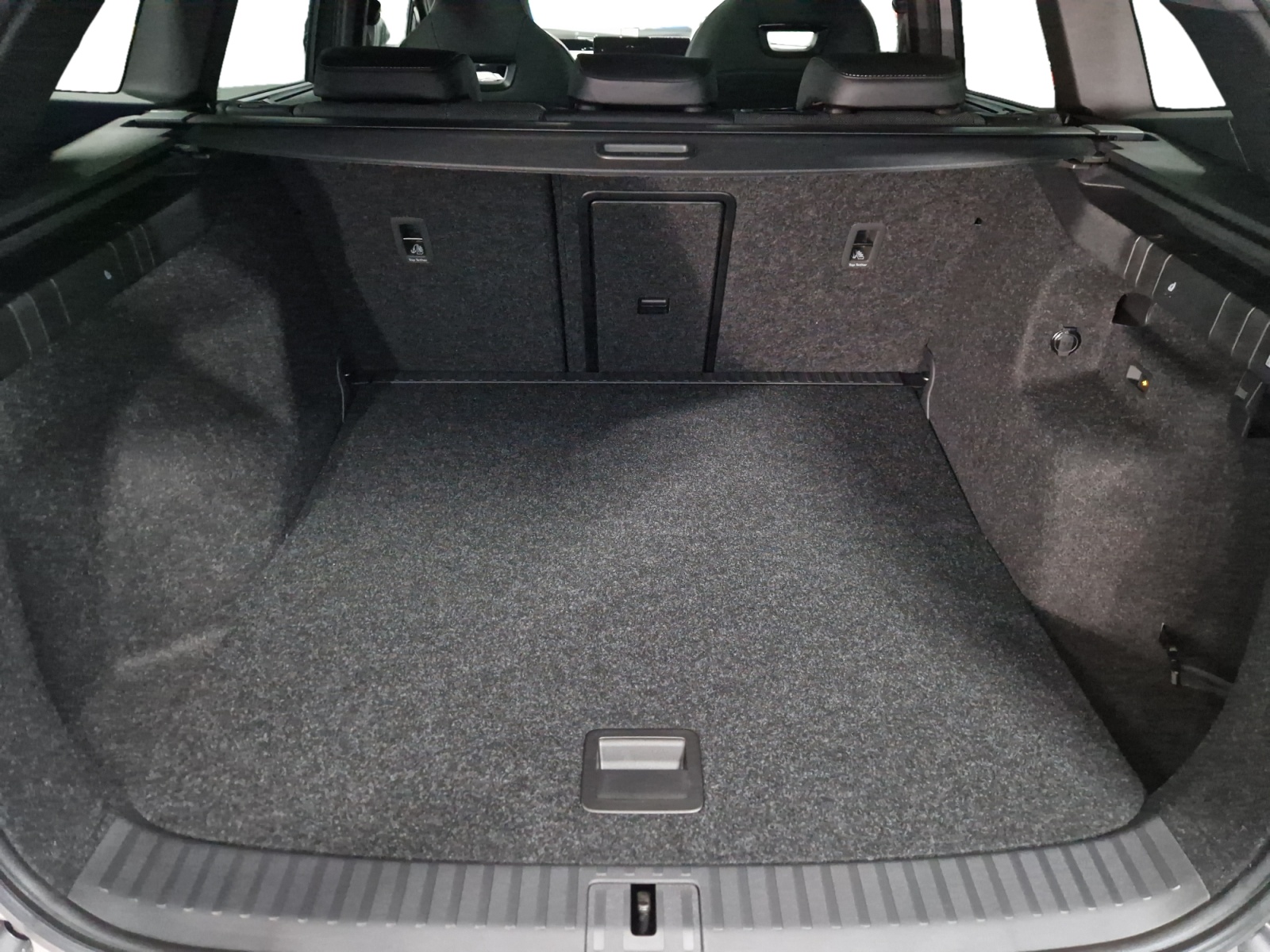SKODA Enyaq 85x 4x4 RS-image-13