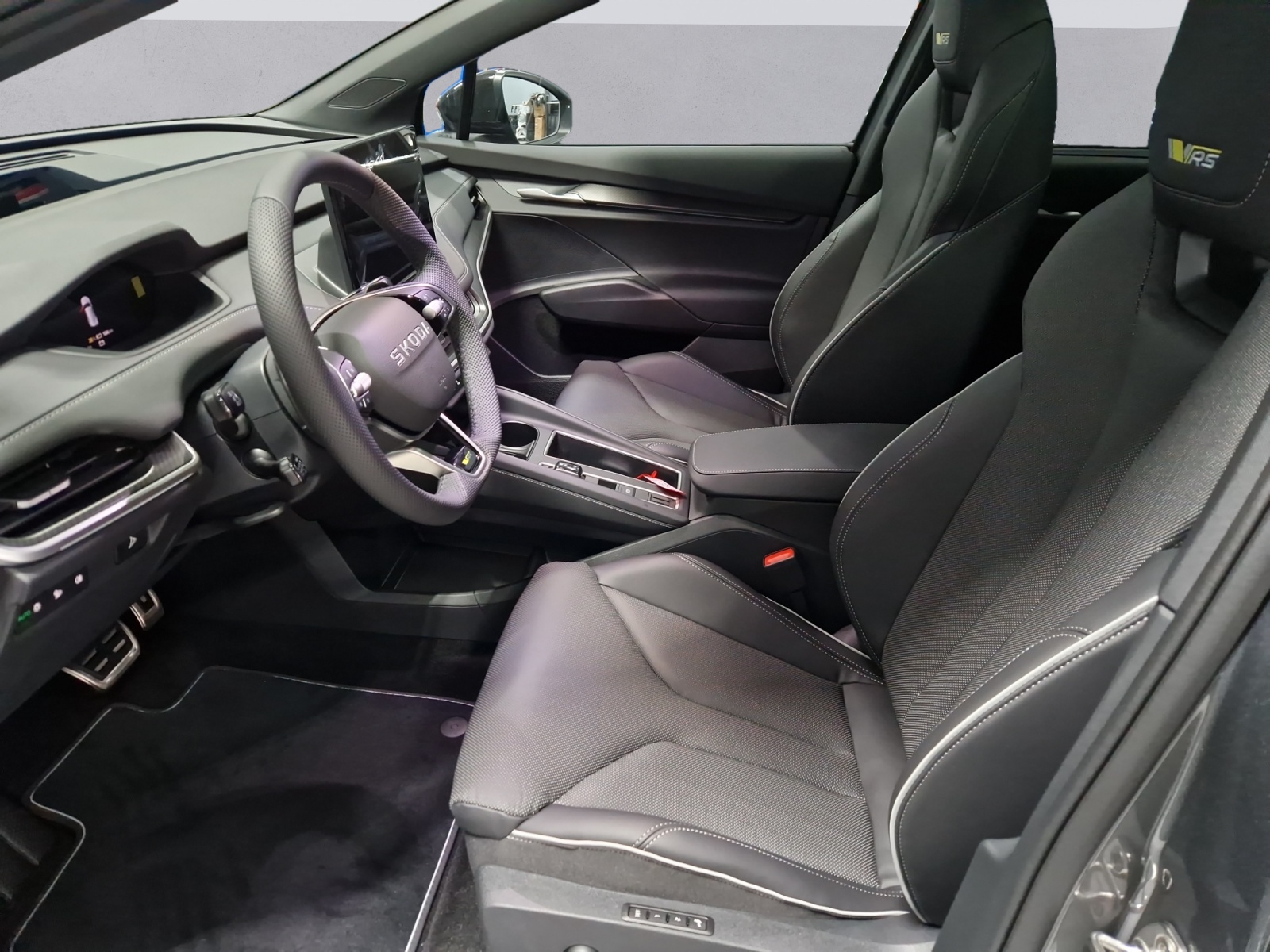 SKODA Enyaq 85x 4x4 RS-image-8