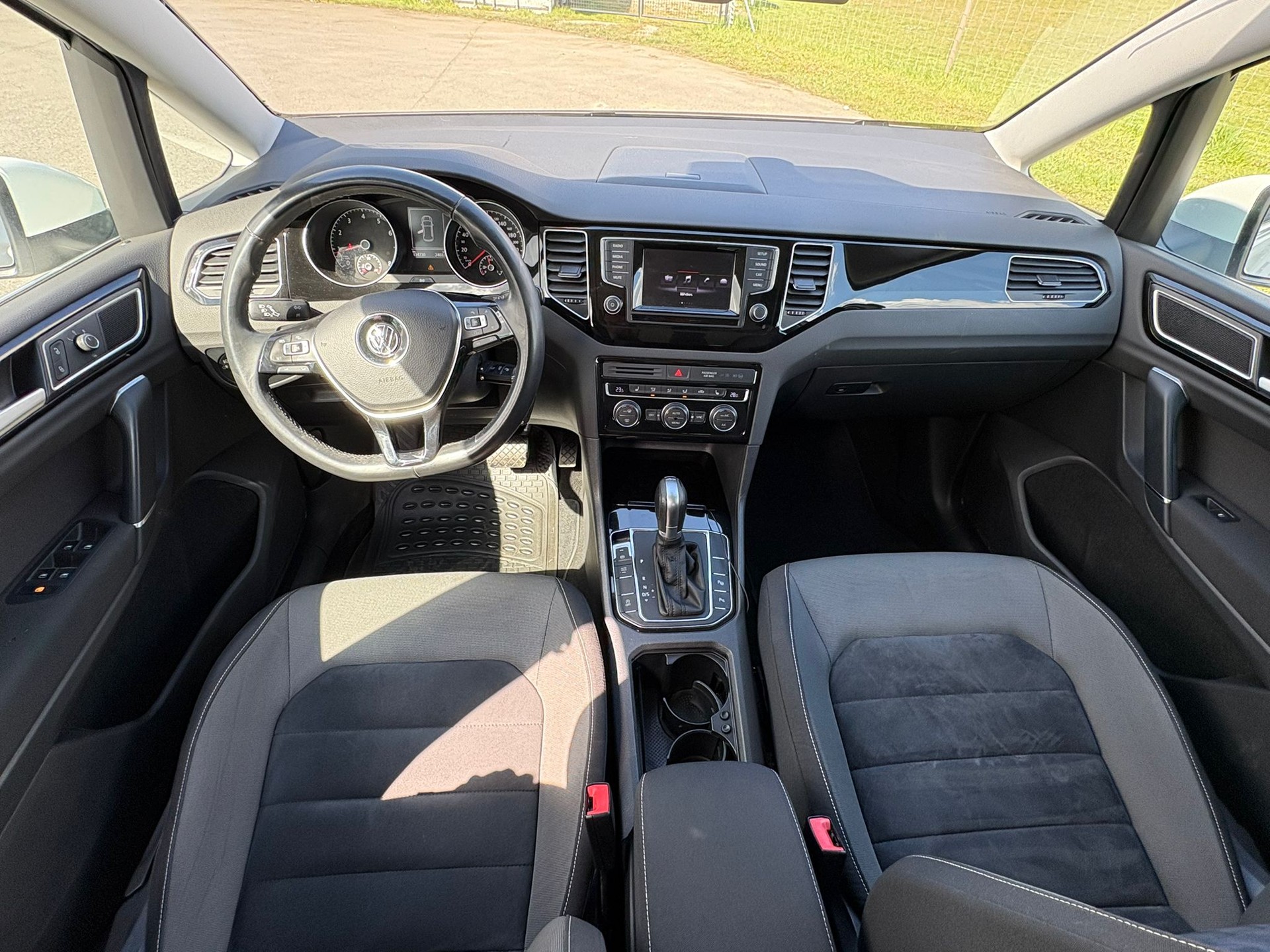 VW Golf Sportsvan 1.4 TSI Lounge DSG-image-2