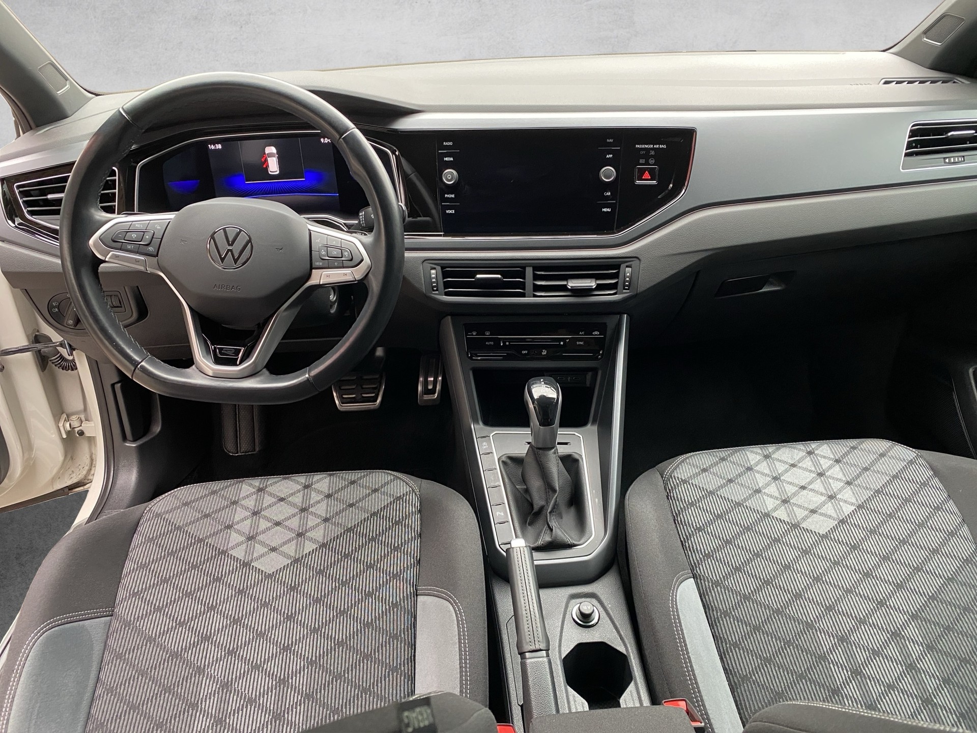 VW Polo 1.0 TSI R-Line DSG-image-10