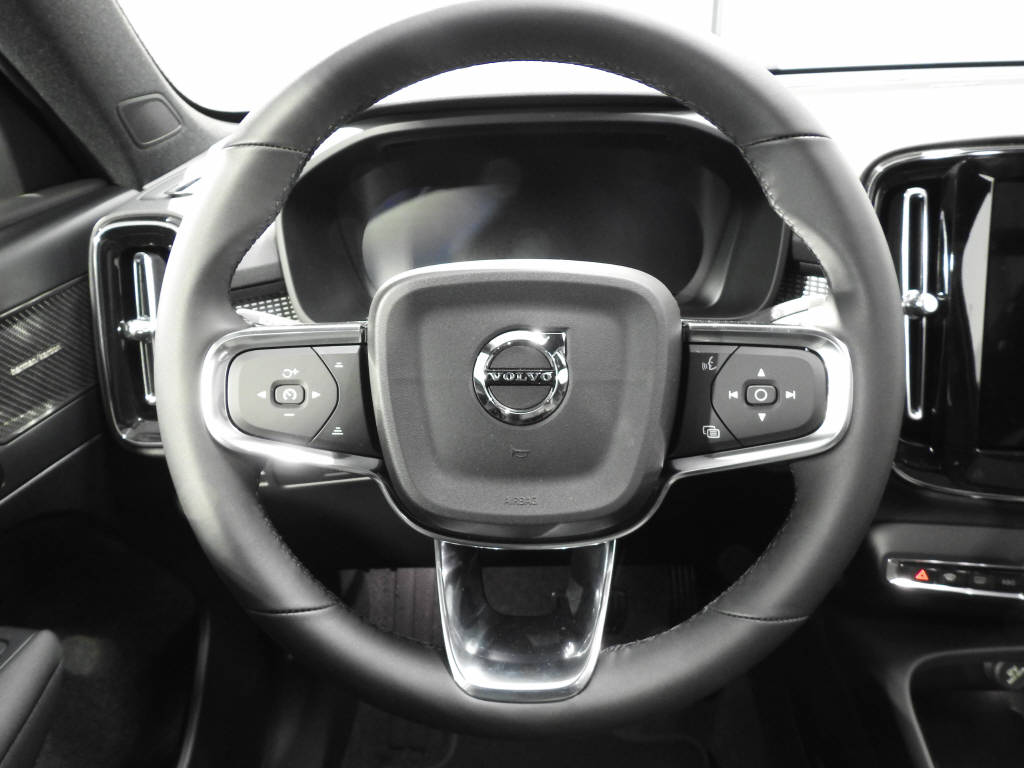 VOLVO EX40 Twin Ultra AWD-image-6