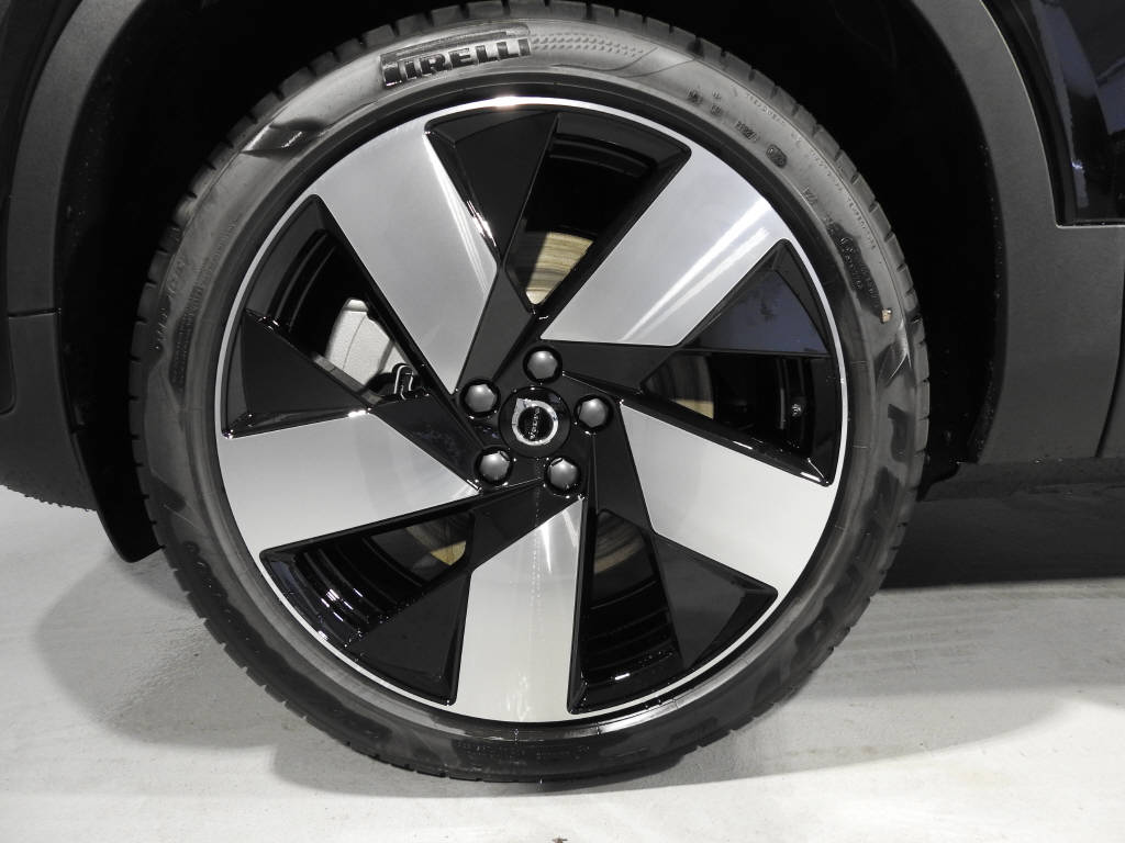 VOLVO EX40 Twin Ultra AWD-image-14