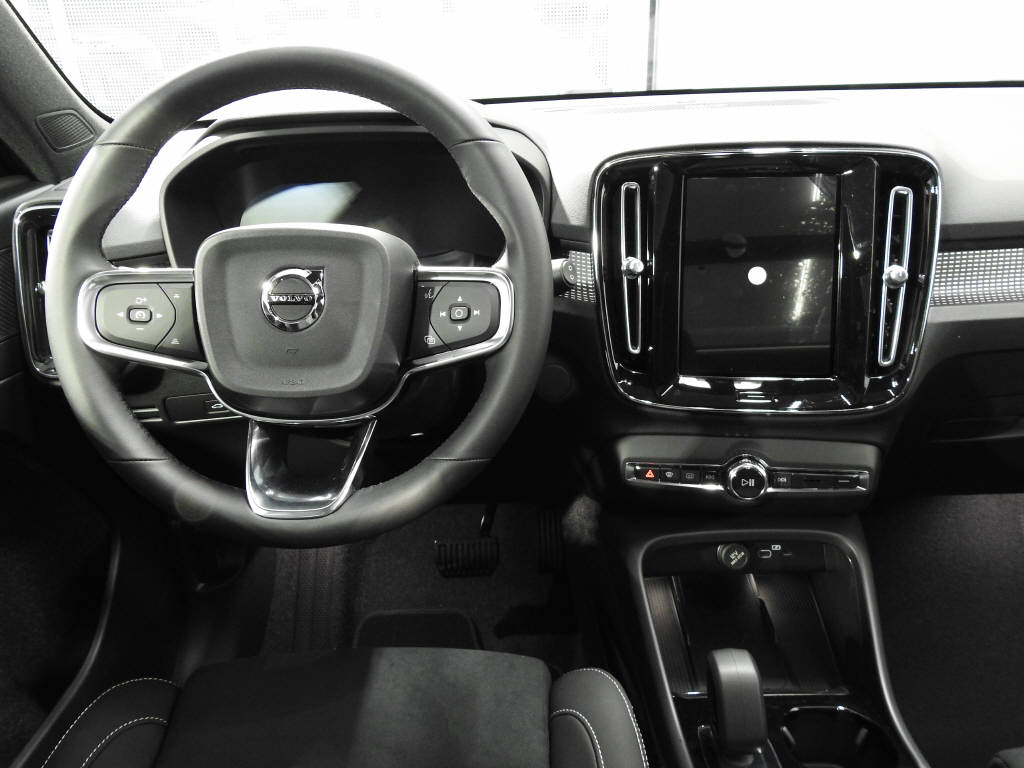 VOLVO EX40 Twin Ultra AWD-image-8