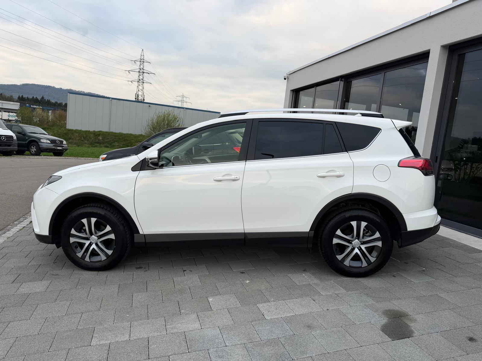 TOYOTA RAV4 2.0i VMa Active-image-23