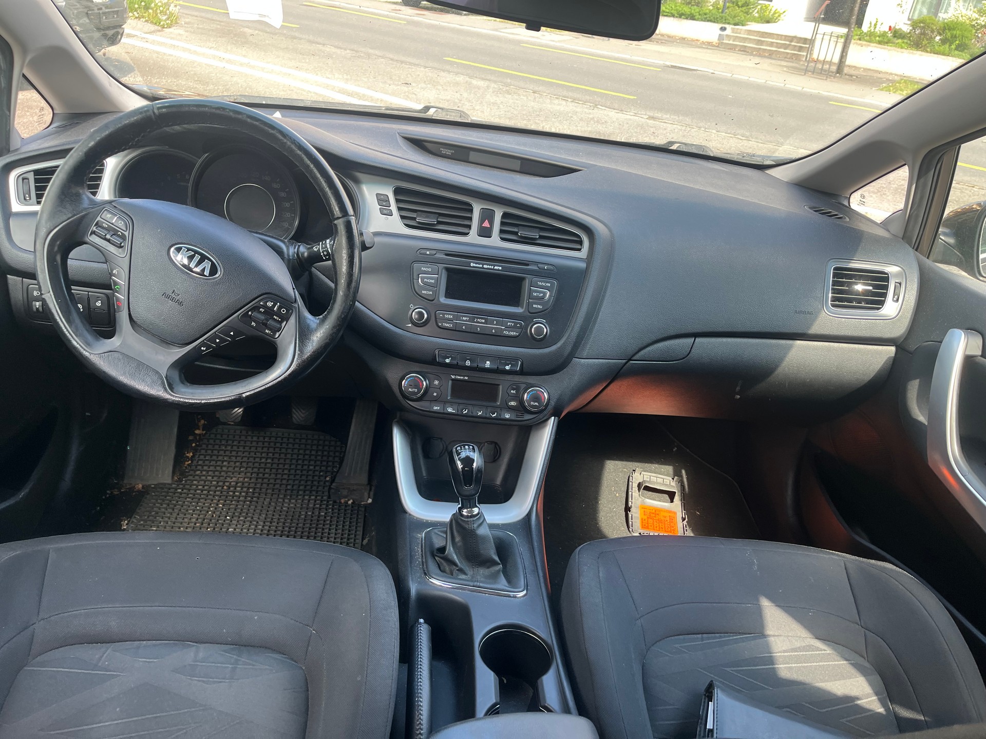 KIA Cee'd 1.6 CRDi Trend-image-9