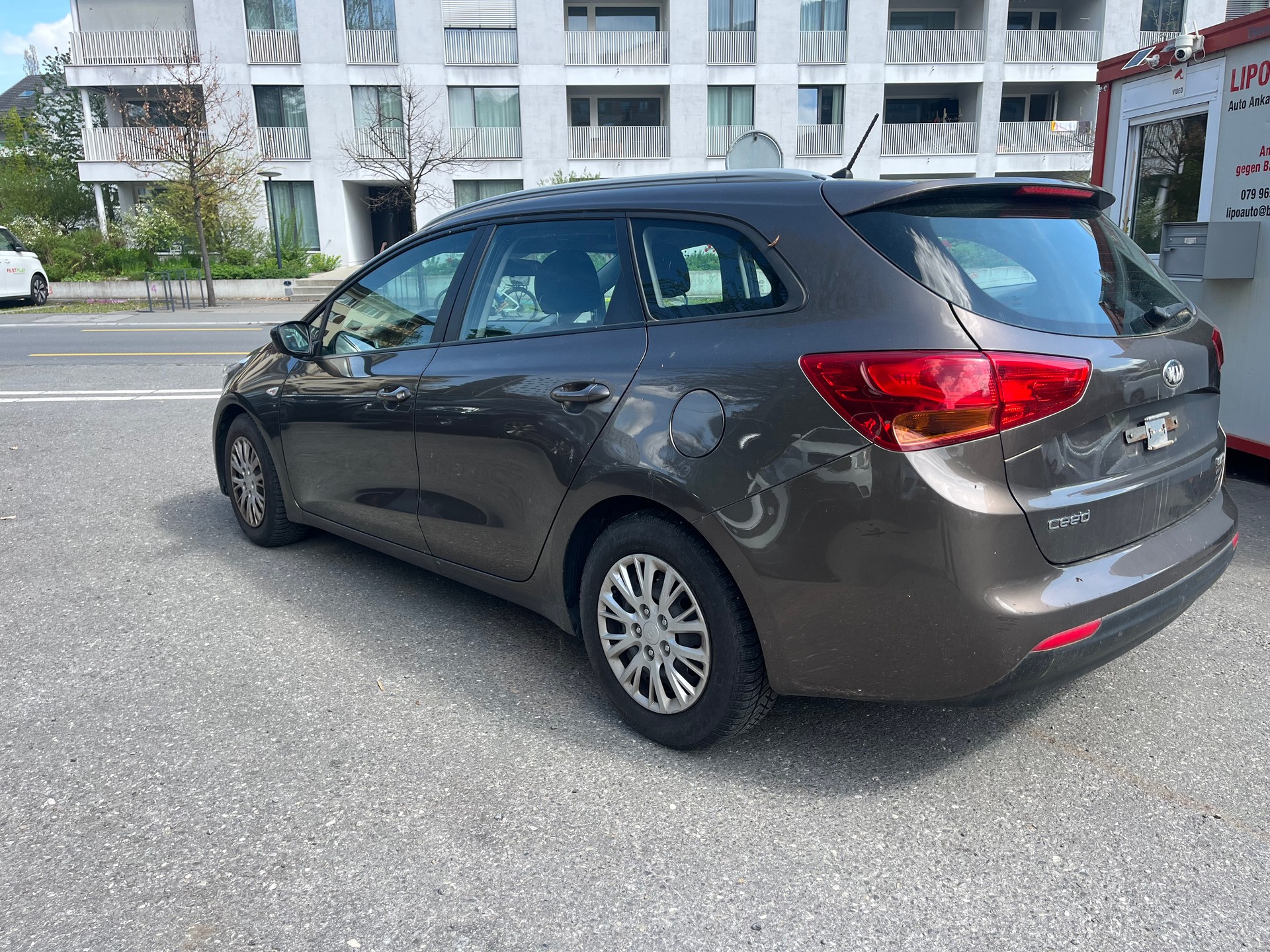 KIA Cee'd 1.6 CRDi Trend-image-2
