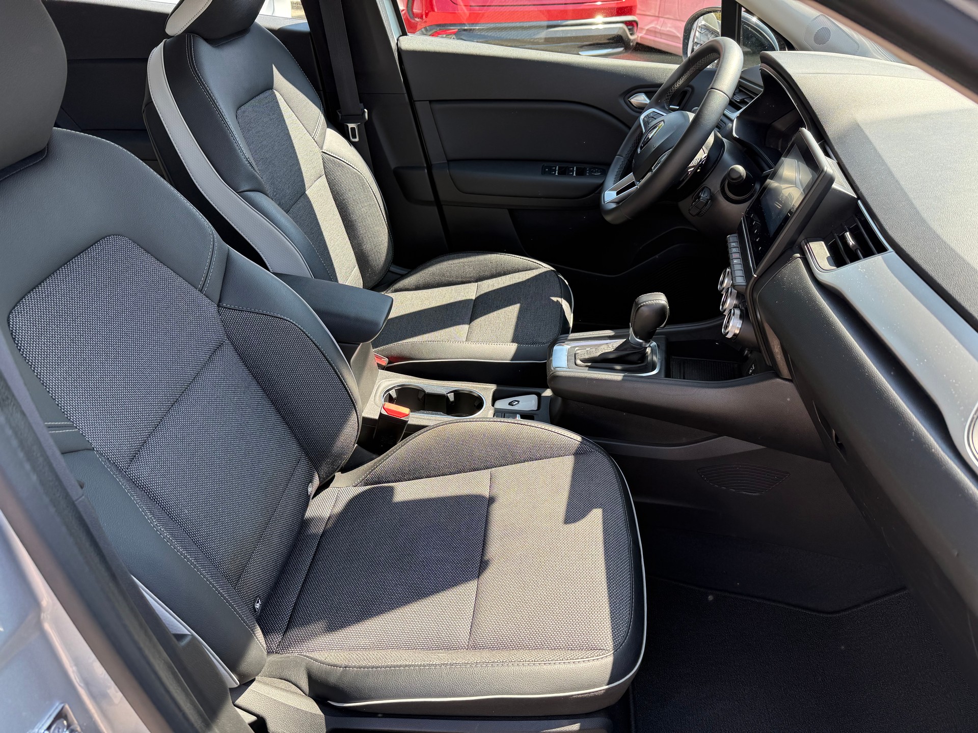 RENAULT Captur 1.3 TCe EDC Intens EDC-image-9