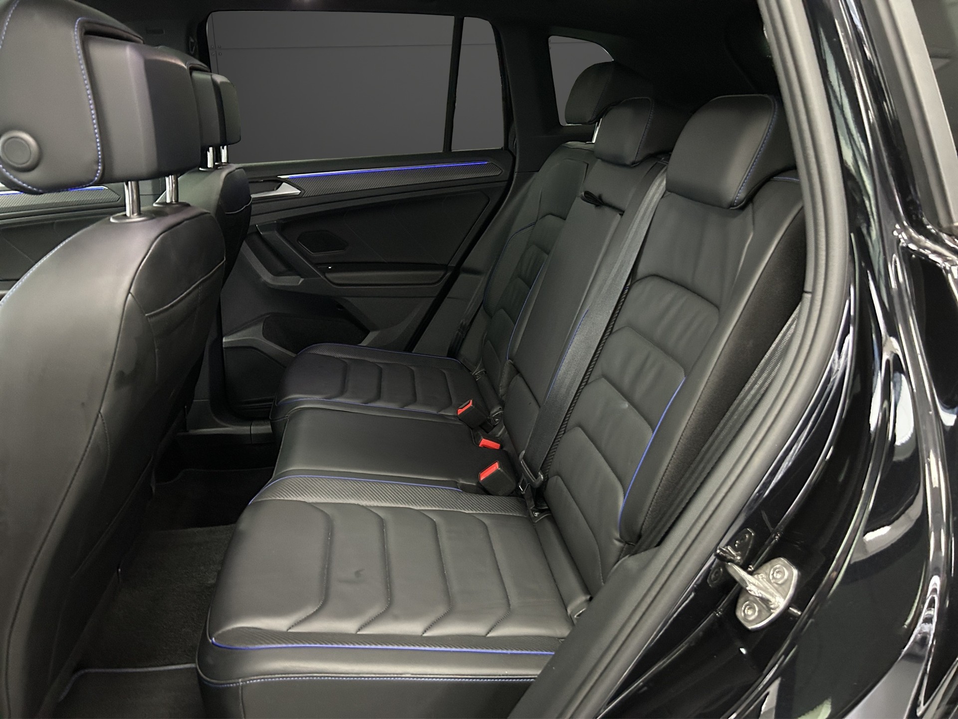 VW Tiguan 2.0TSI R 4Motion DSG-image-7