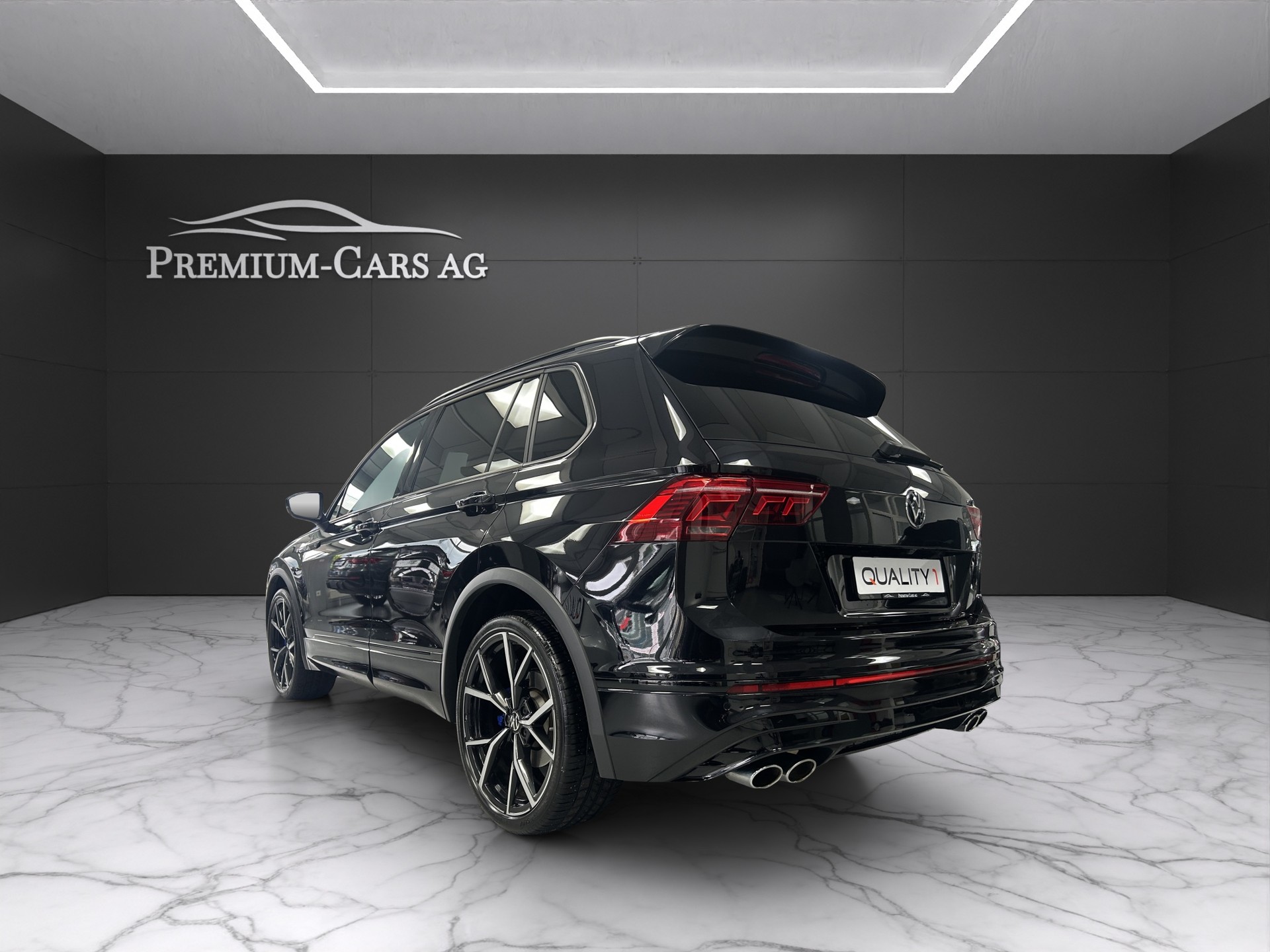 VW Tiguan 2.0TSI R 4Motion DSG-image-2