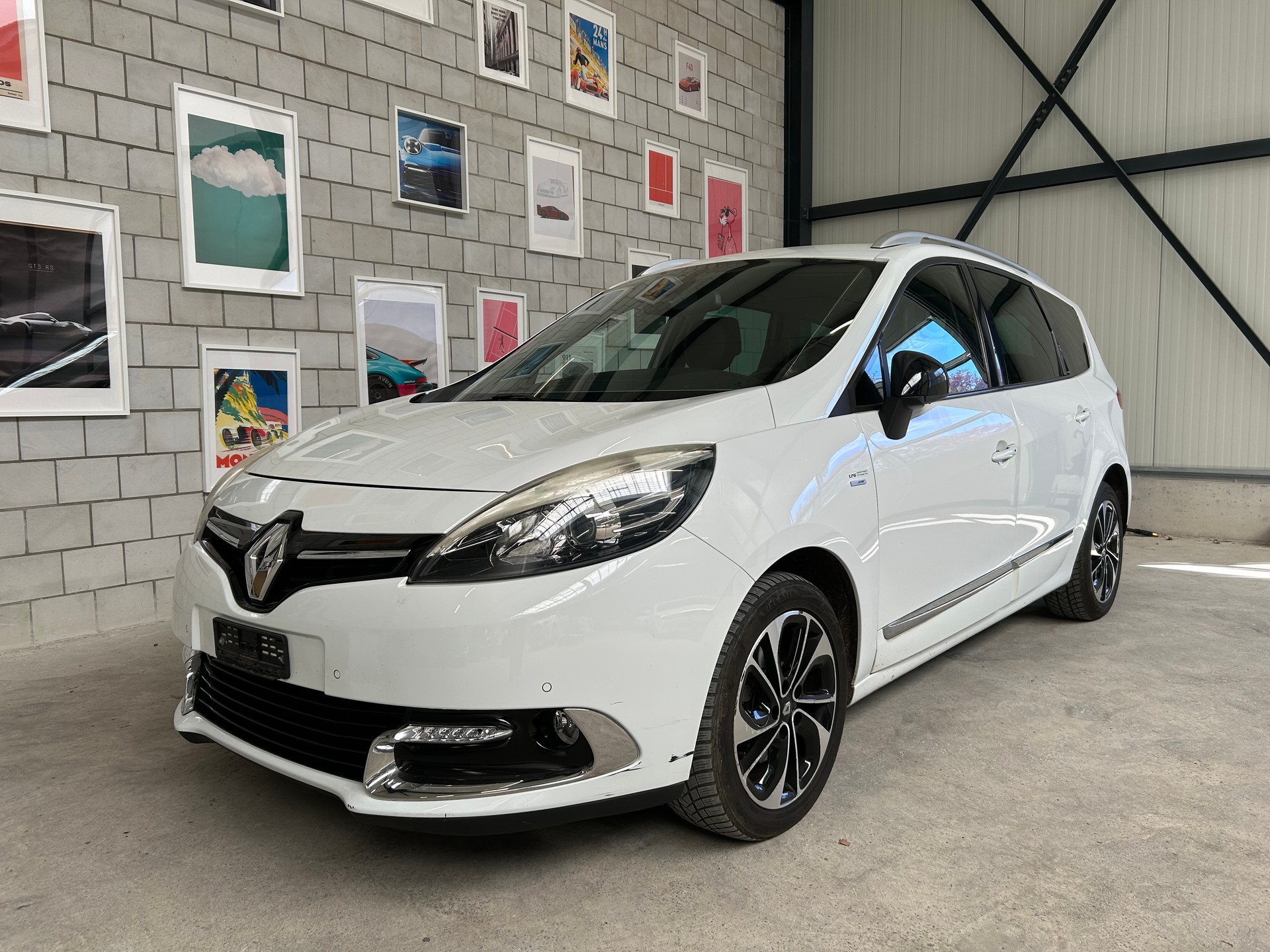 RENAULT Grand Scénic 1.5 dCi Swiss Edition EDC-showroom-element-1