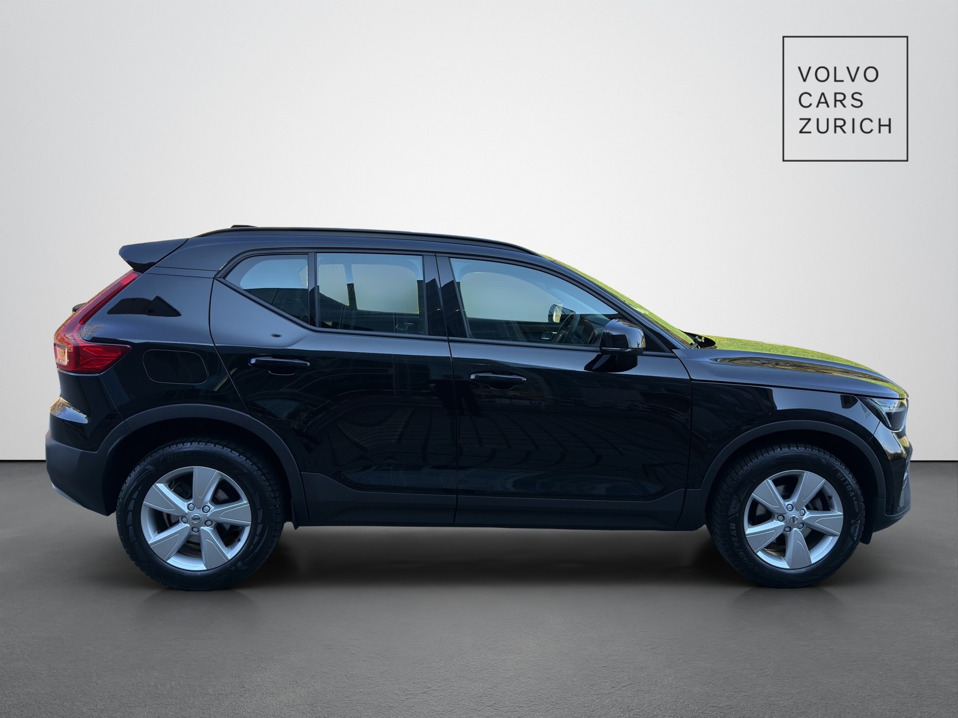 VOLVO XC40 1.5 T2 Essential-showroom-element-3