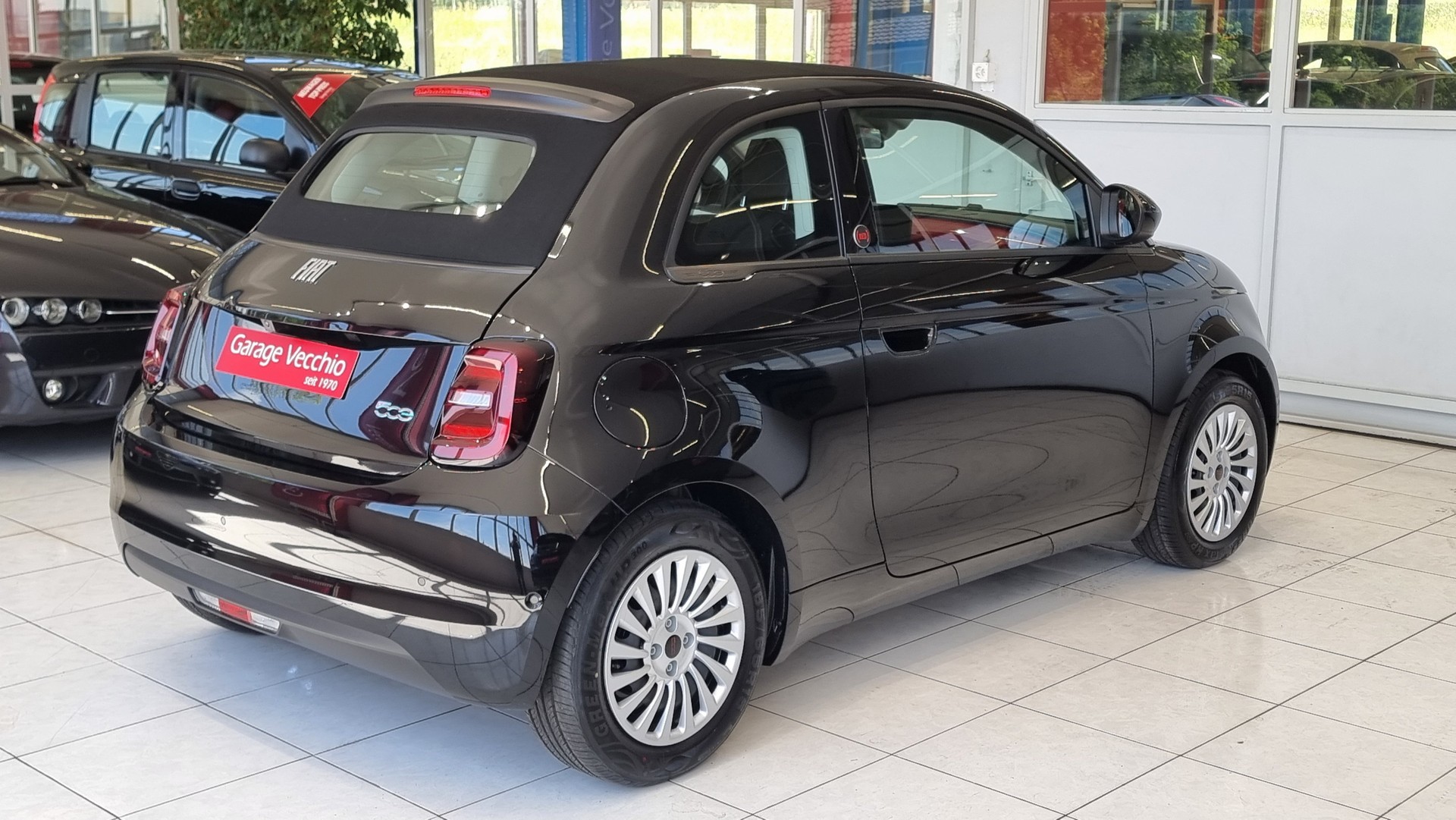 FIAT 500 Cabrio Red-image-5