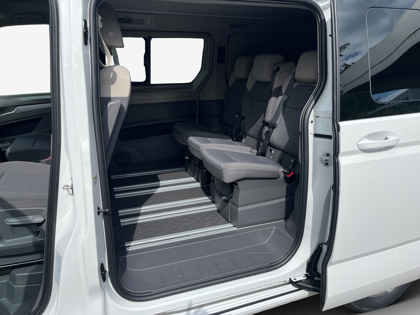 VW California 2.0 TDI Beach Tour-image-11