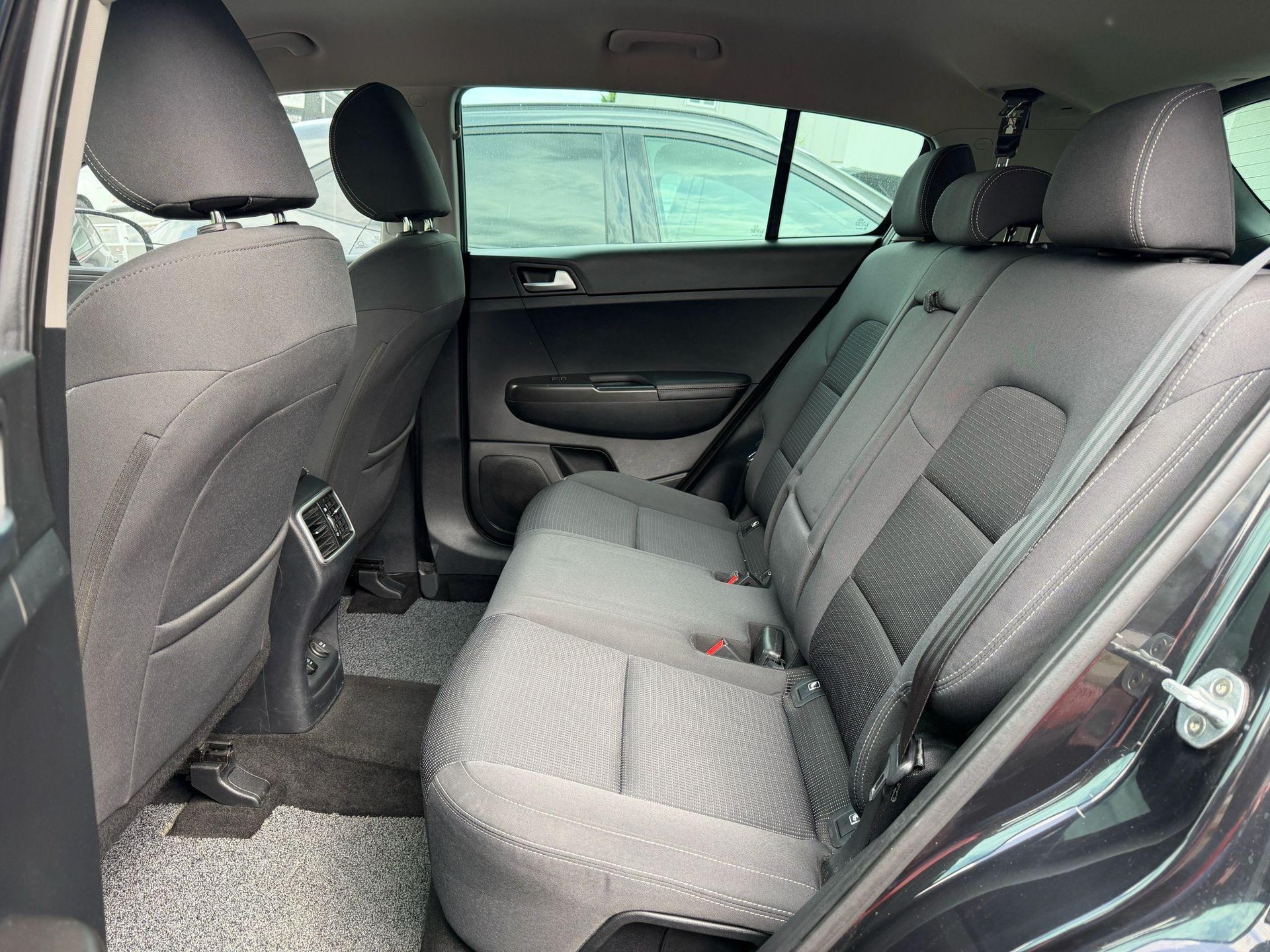 KIA Sportage 1.6 GDi Trend 2WD-image-21