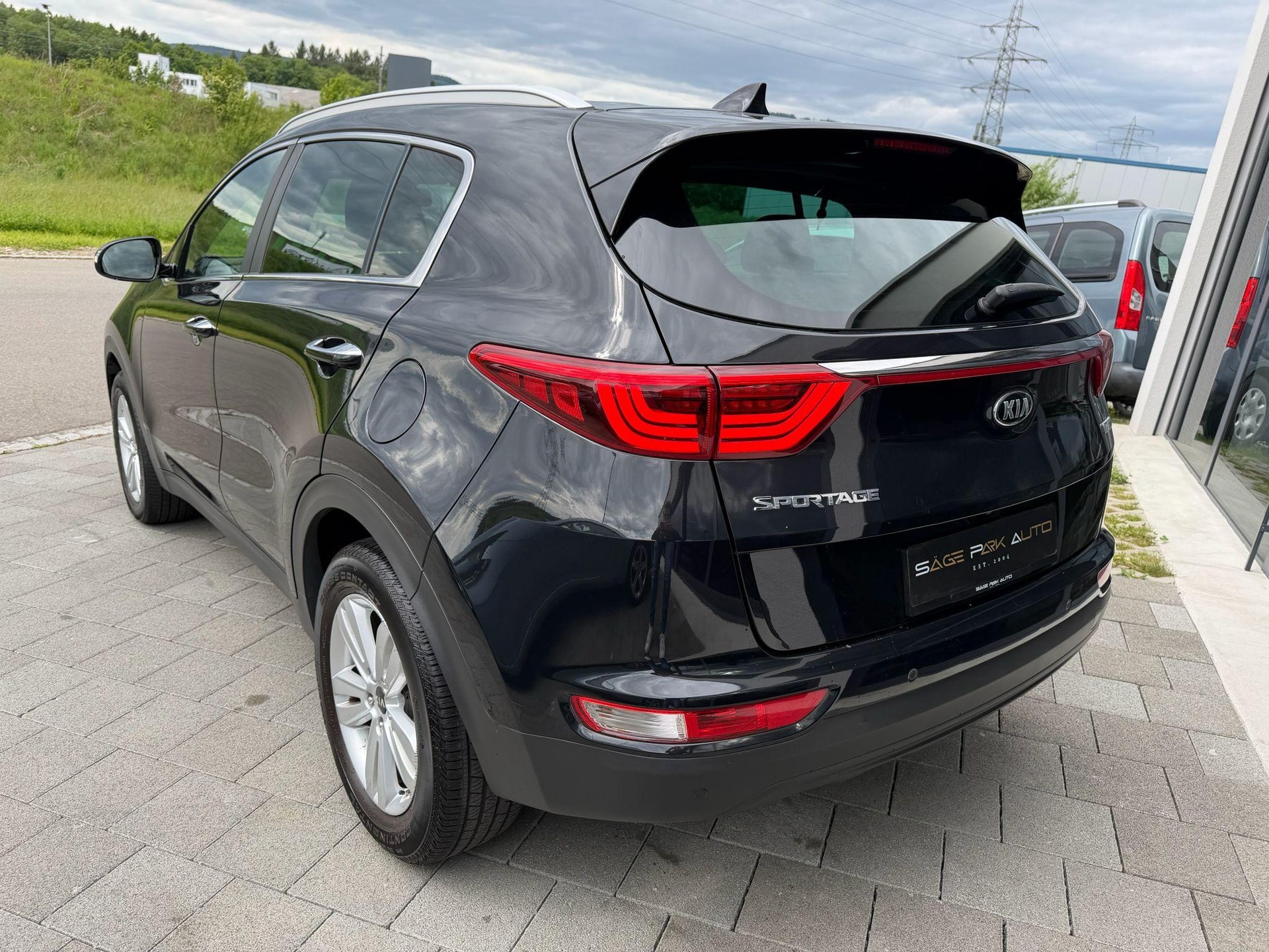 KIA Sportage 1.6 GDi Trend 2WD-image-4