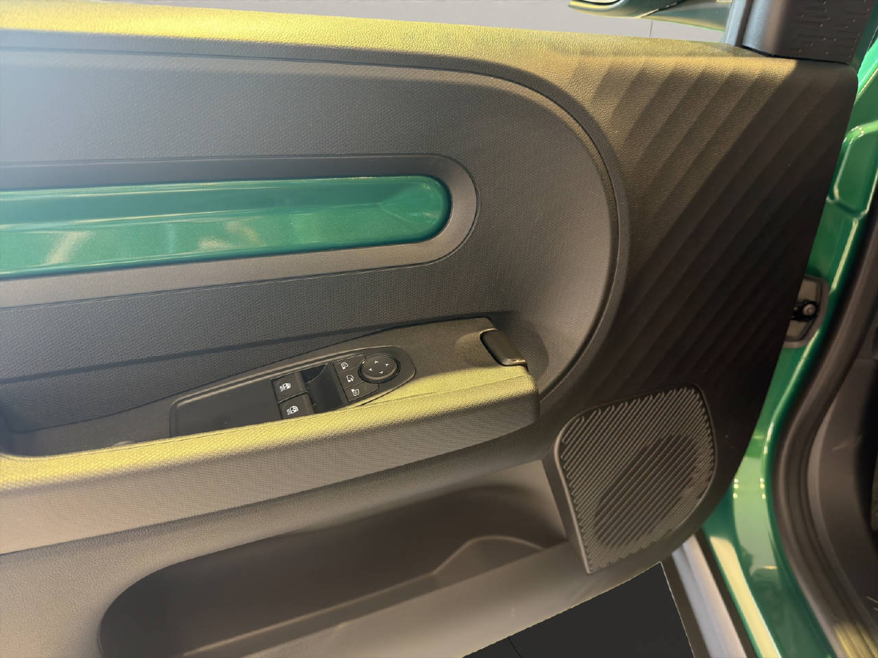 RENAULT Twingo E-Tech Urban Range techno-image-12