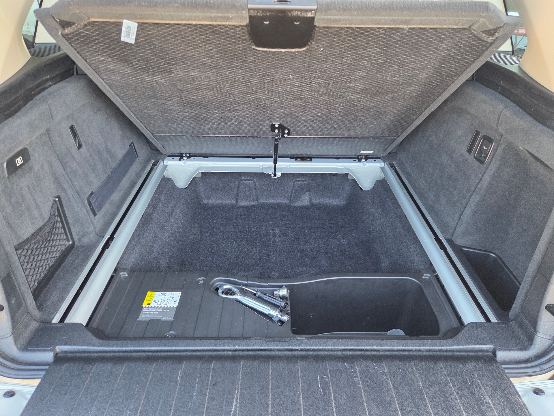 BMW X5 xDrive 30d Steptronic-image-17