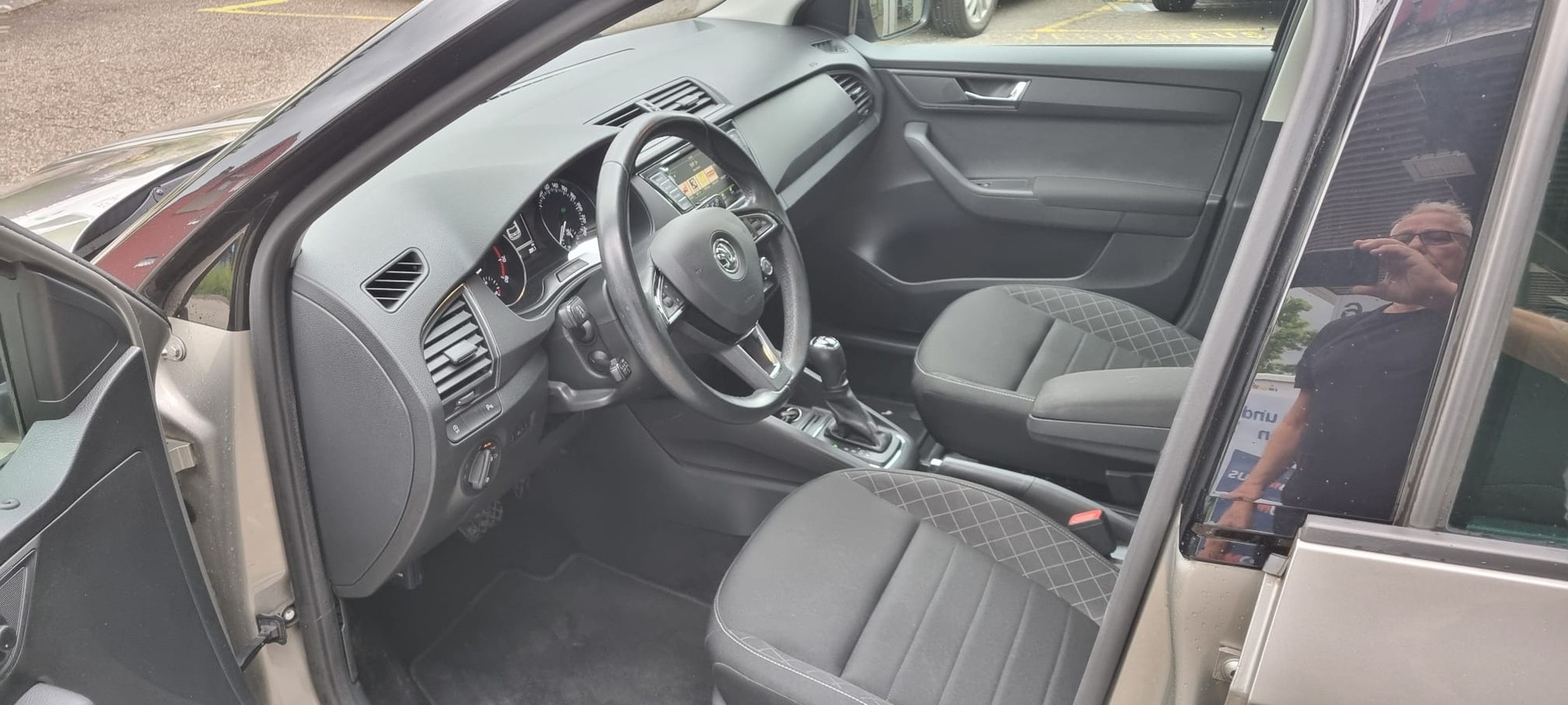 SKODA Fabia 1.2 TSI Style DSG-image-4