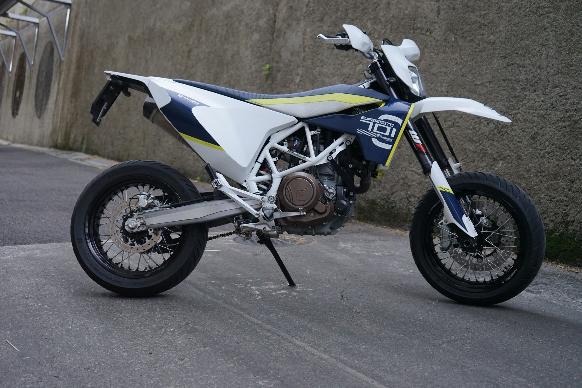 HUSQVARNA 701 Supermoto 35KW-image-1